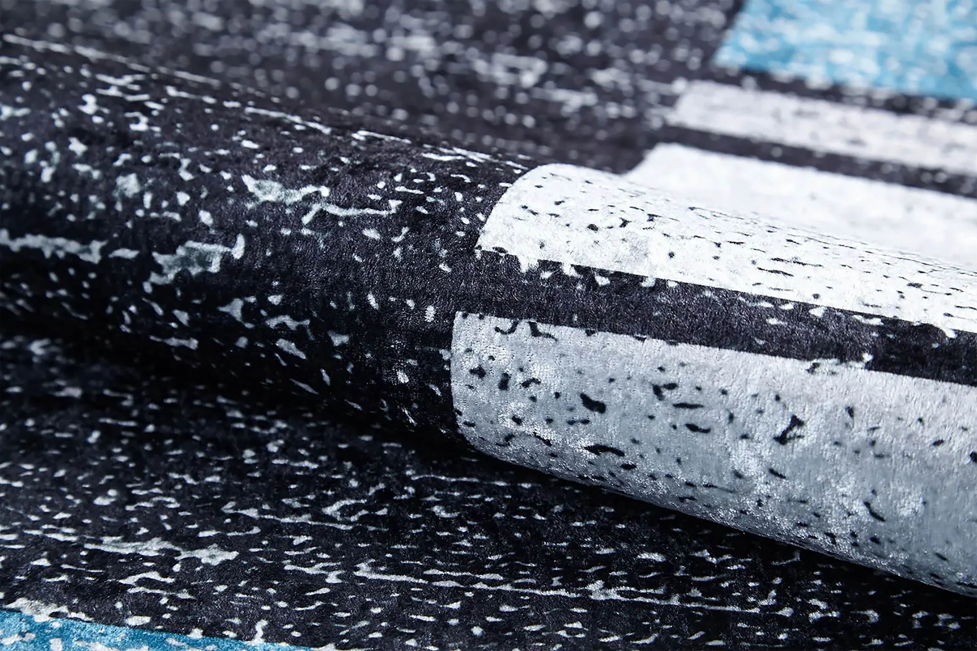 Geometrik Siyah Gri Mavi Halı