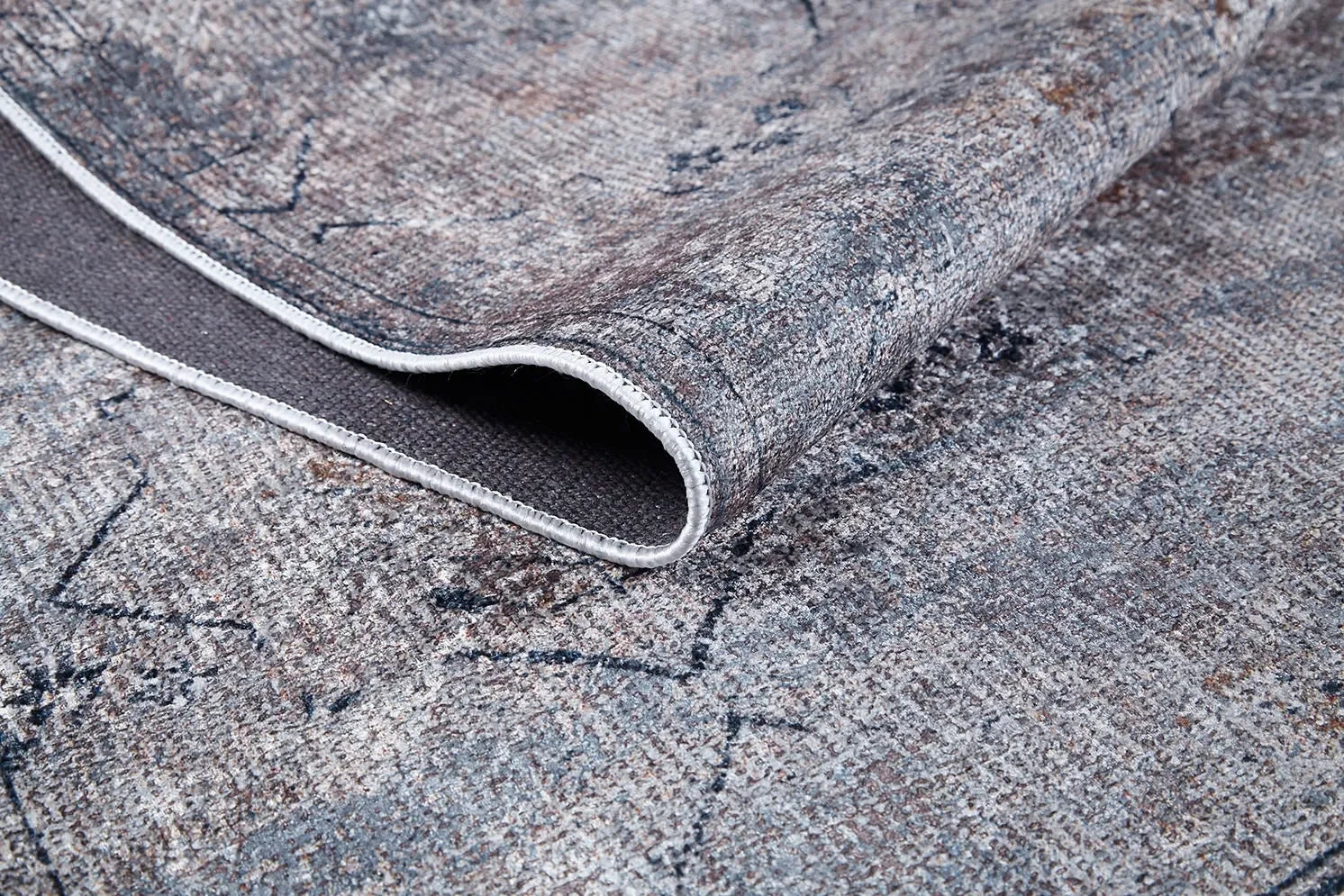 Gri Füme Eskitme Halı