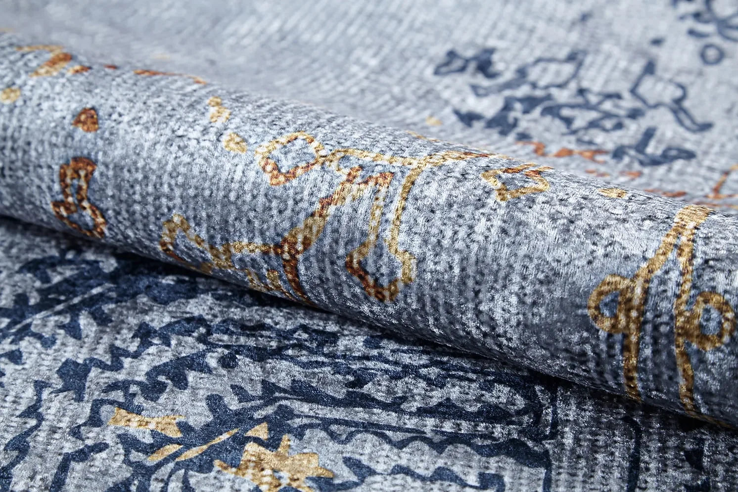 Gri Mavi ve Bakır Eskitme Desenli Halı