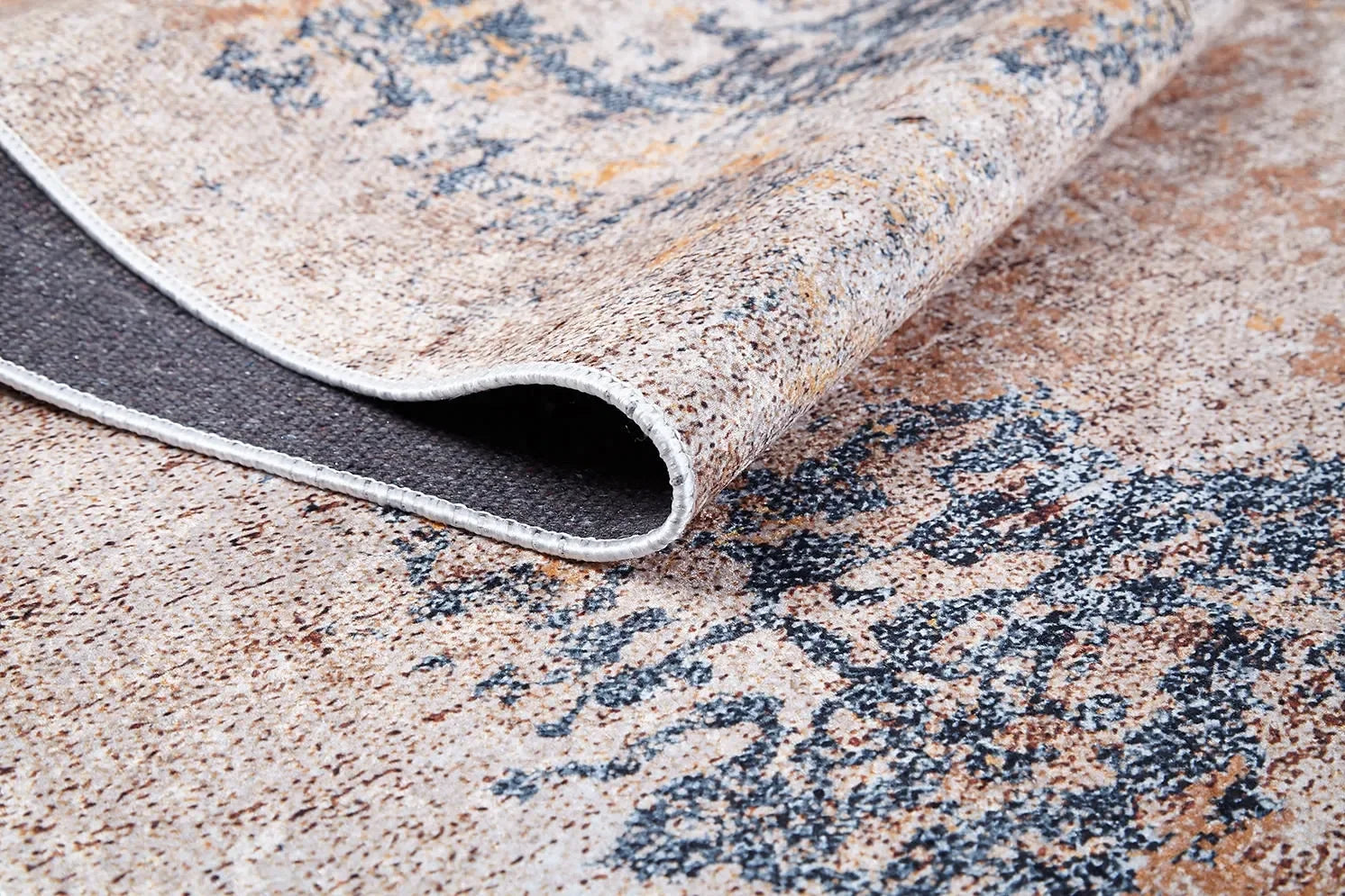 Bej Krem Tonlarda Modern Halı