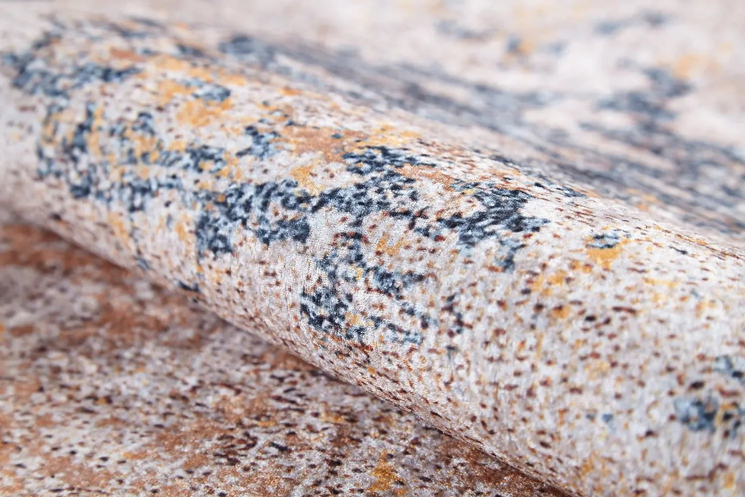 Bej Krem Tonlarda Modern Halı