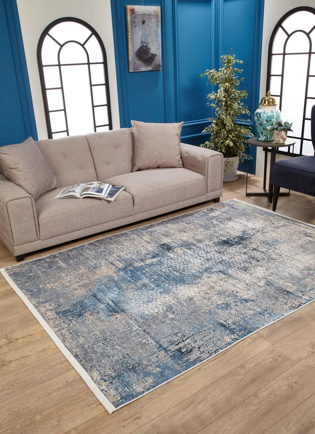 Blassrosa, cremebeige, geometrisch gemusterter Kelim-Teppich