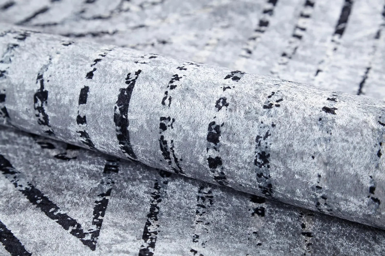 Gri Siyah Çapraz Çizgili Modern Halı