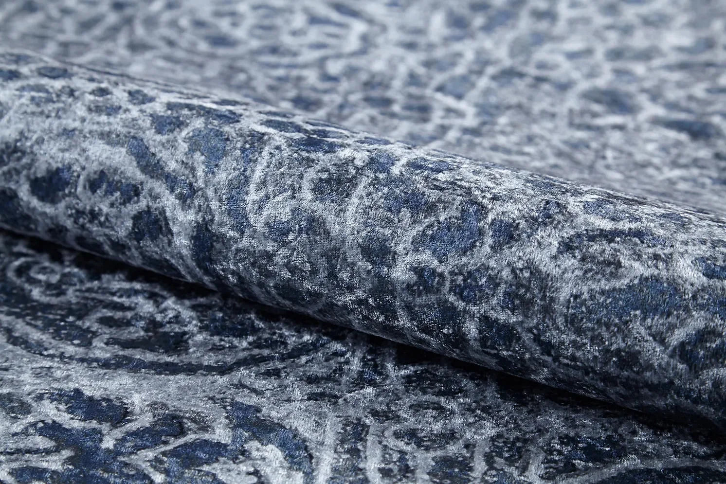 Lacivert Yuvarlak Motifli Halı