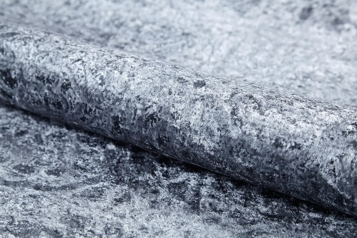 Yuvarlak Motifli Ton Sür Ton Gri Halı