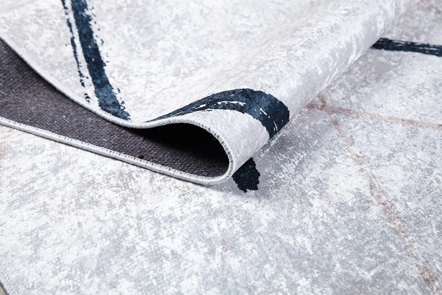 Bej Krem Siyah Fırça Darbeli Çizgili Halı