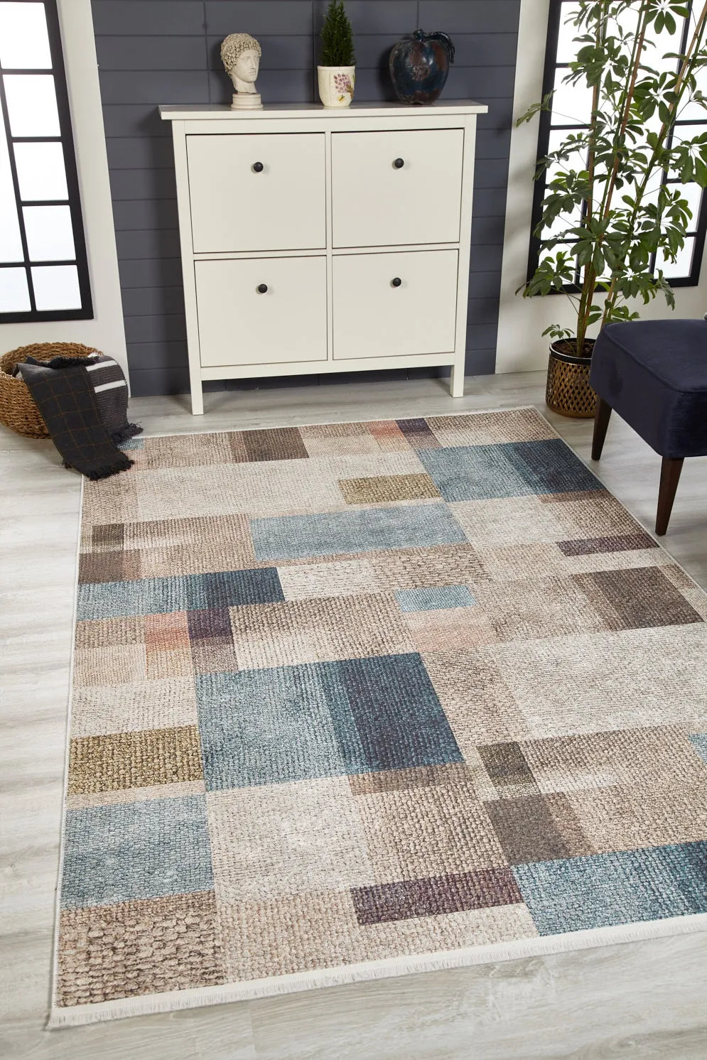 Pale Pink Cream Beige Geometric Patterned Kilim Rug