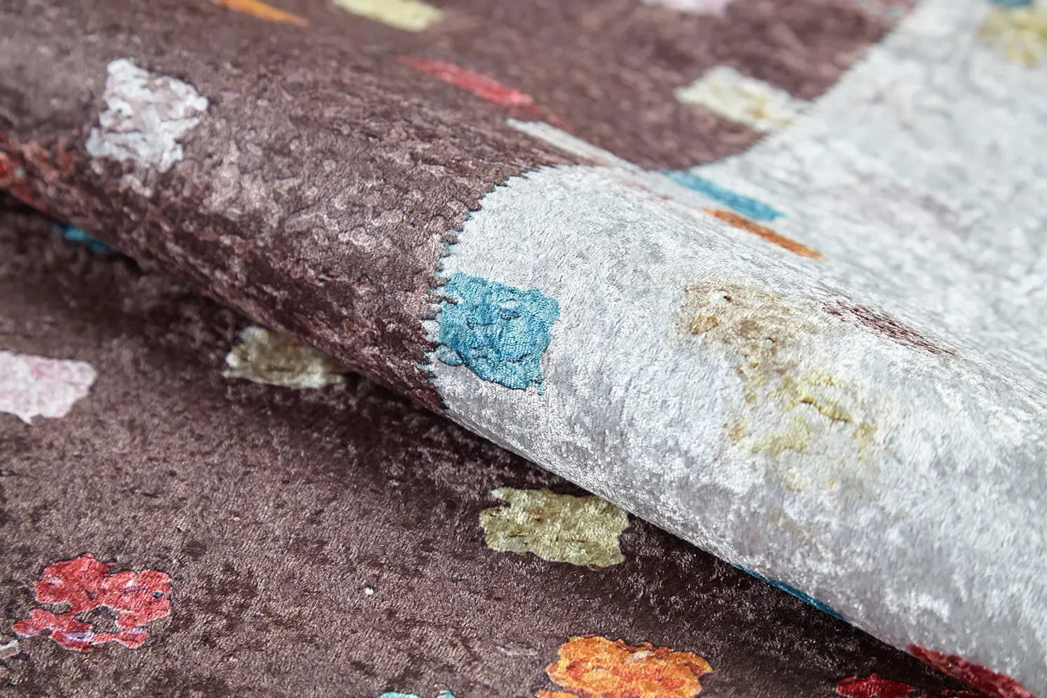 Örgü Saçaklı Çok Renkli Puanlı Halı