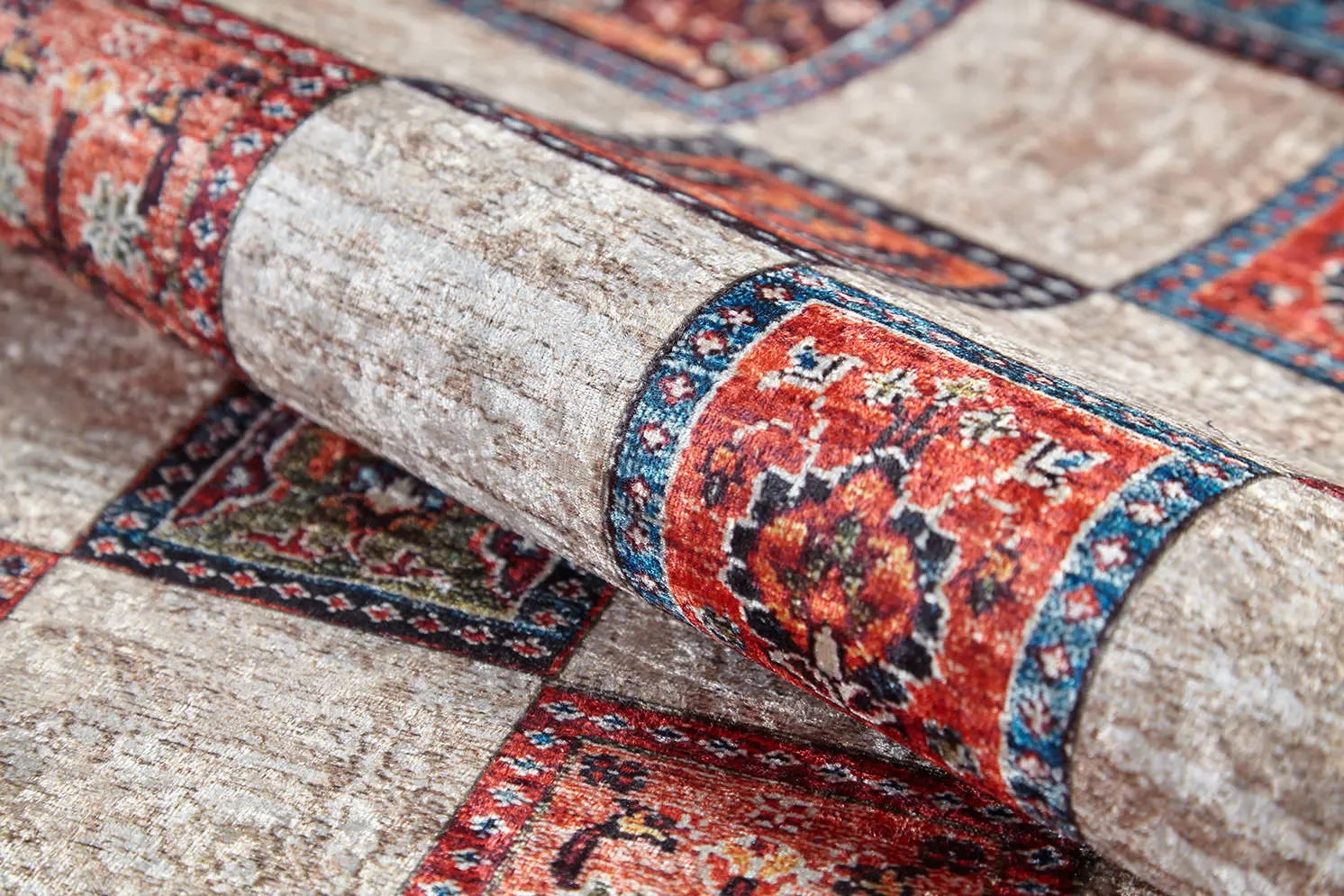 Örgü Saçaklı Bej Otantik Kareli Modern Halı