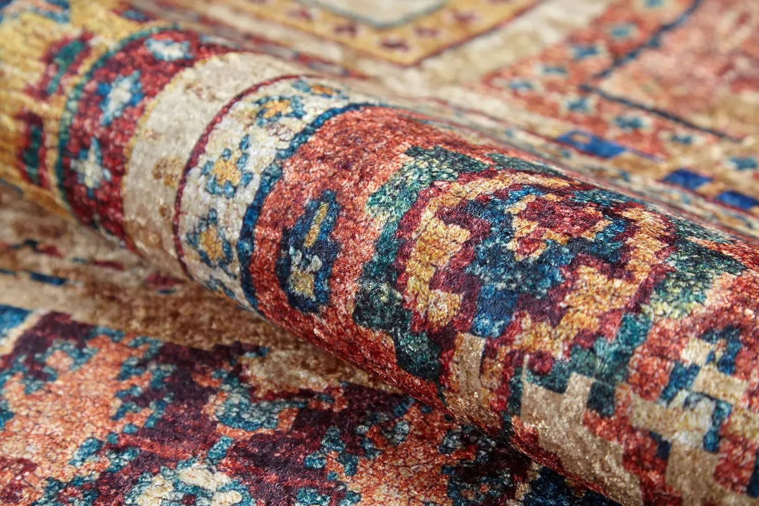 Örgü Saçaklı Bej Kareli Desenli Halı