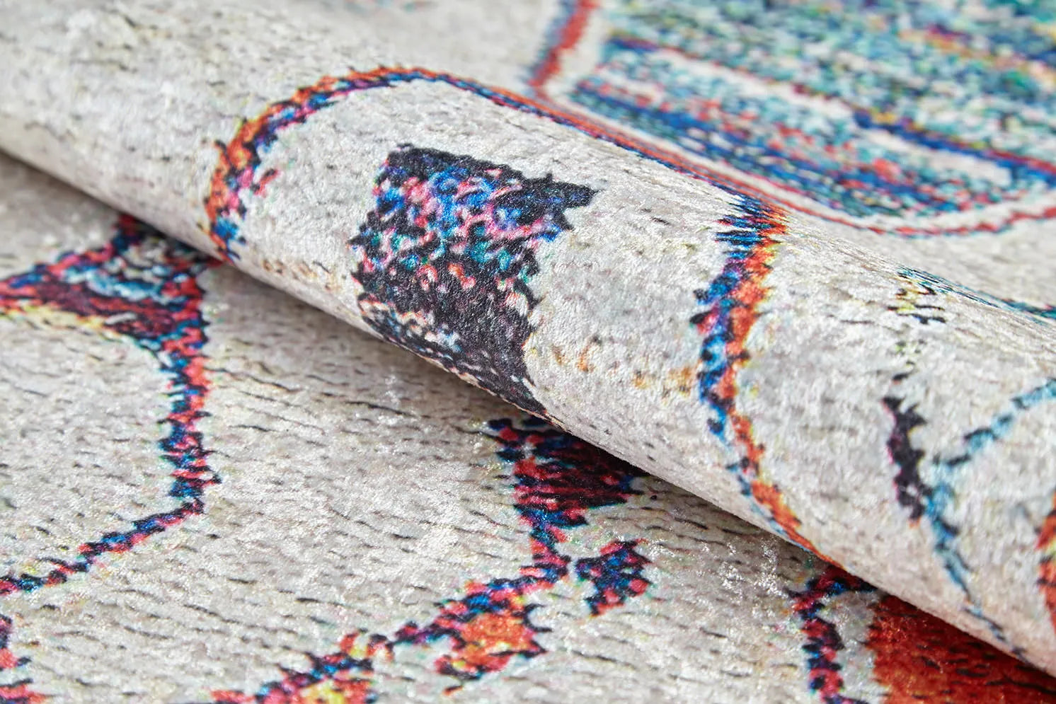 Örgü Saçaklı Bej Çok Renkli Otantik Halı