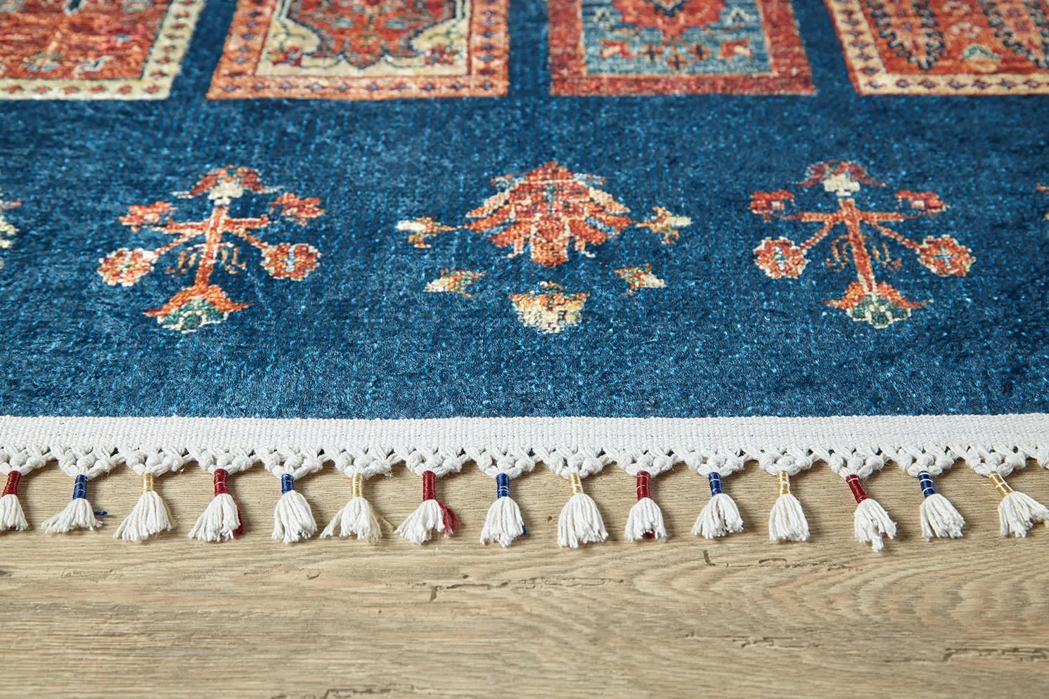 Örgü Saçaklı Mavi Otantik Kareli Bordürlü Halı