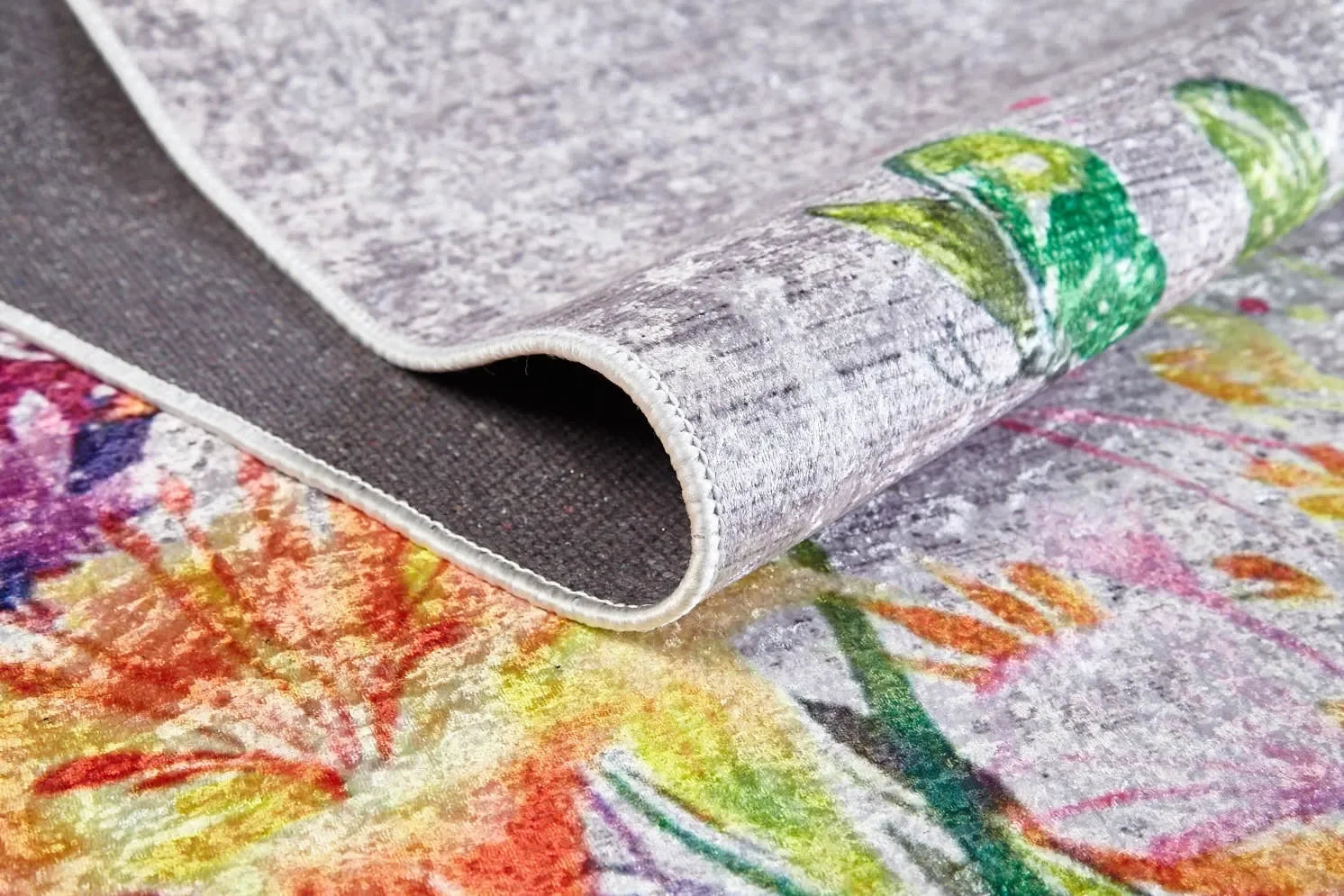 Çocuk Odası Yıkanabilir Sulu Boya Zürafa Desenli Halı