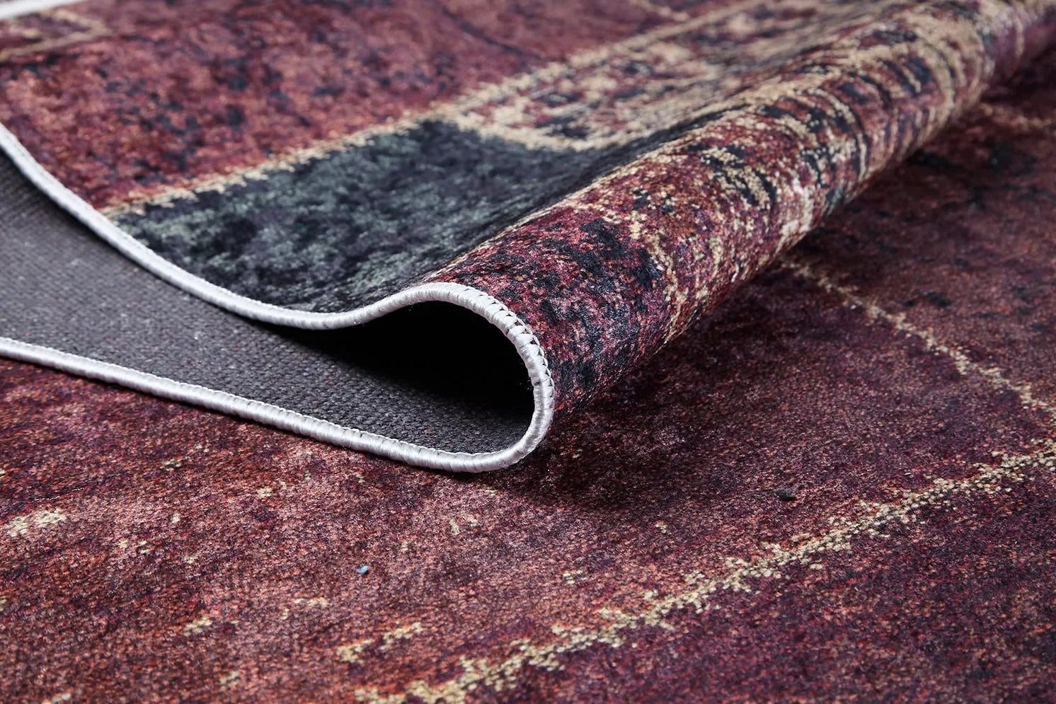 Bordo Kırmızı Eskitme Patchwork Halı