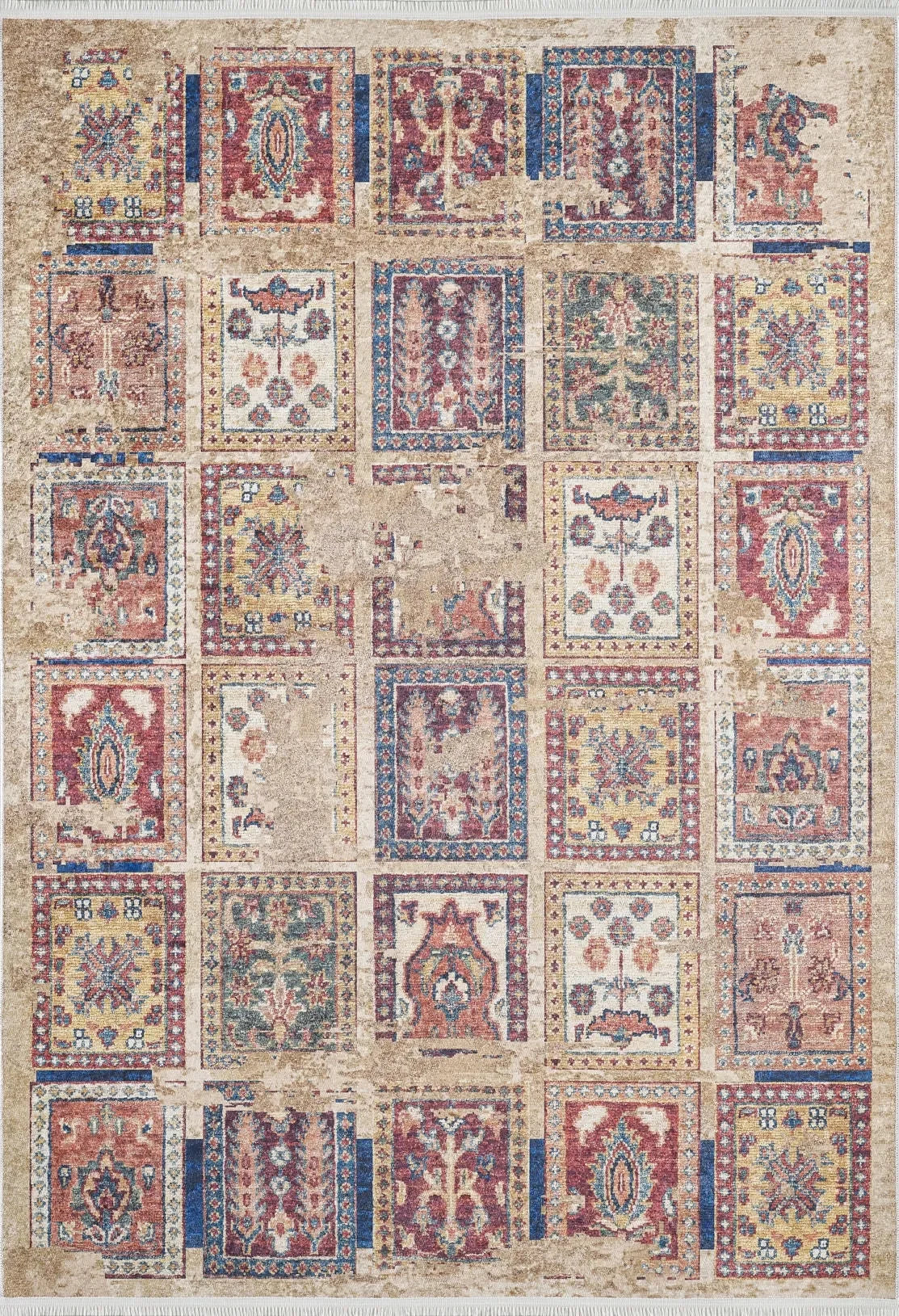 Bej Otantik Kareli Desenli Eskitme Halı