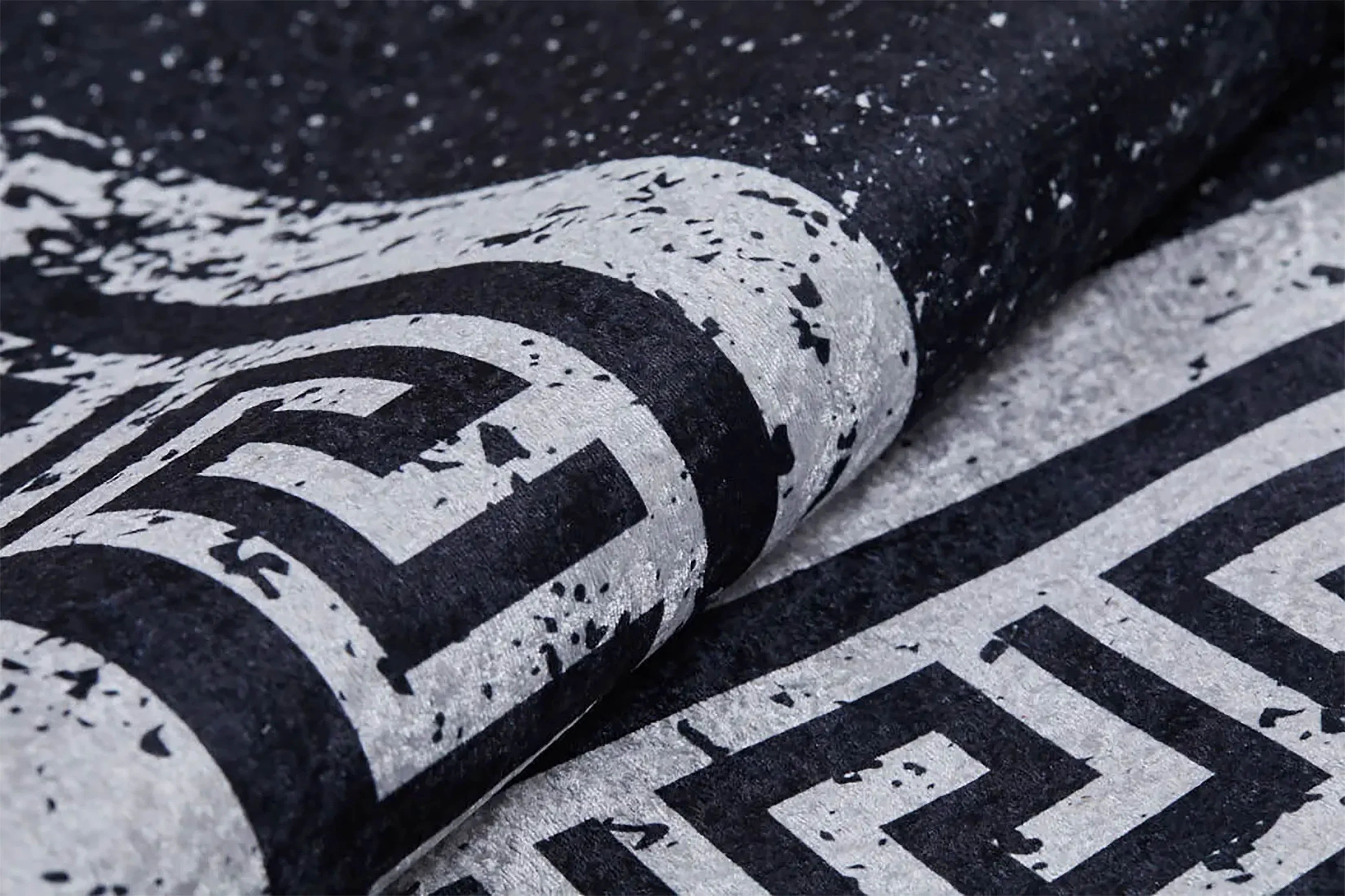 Meander Desenli Halılar