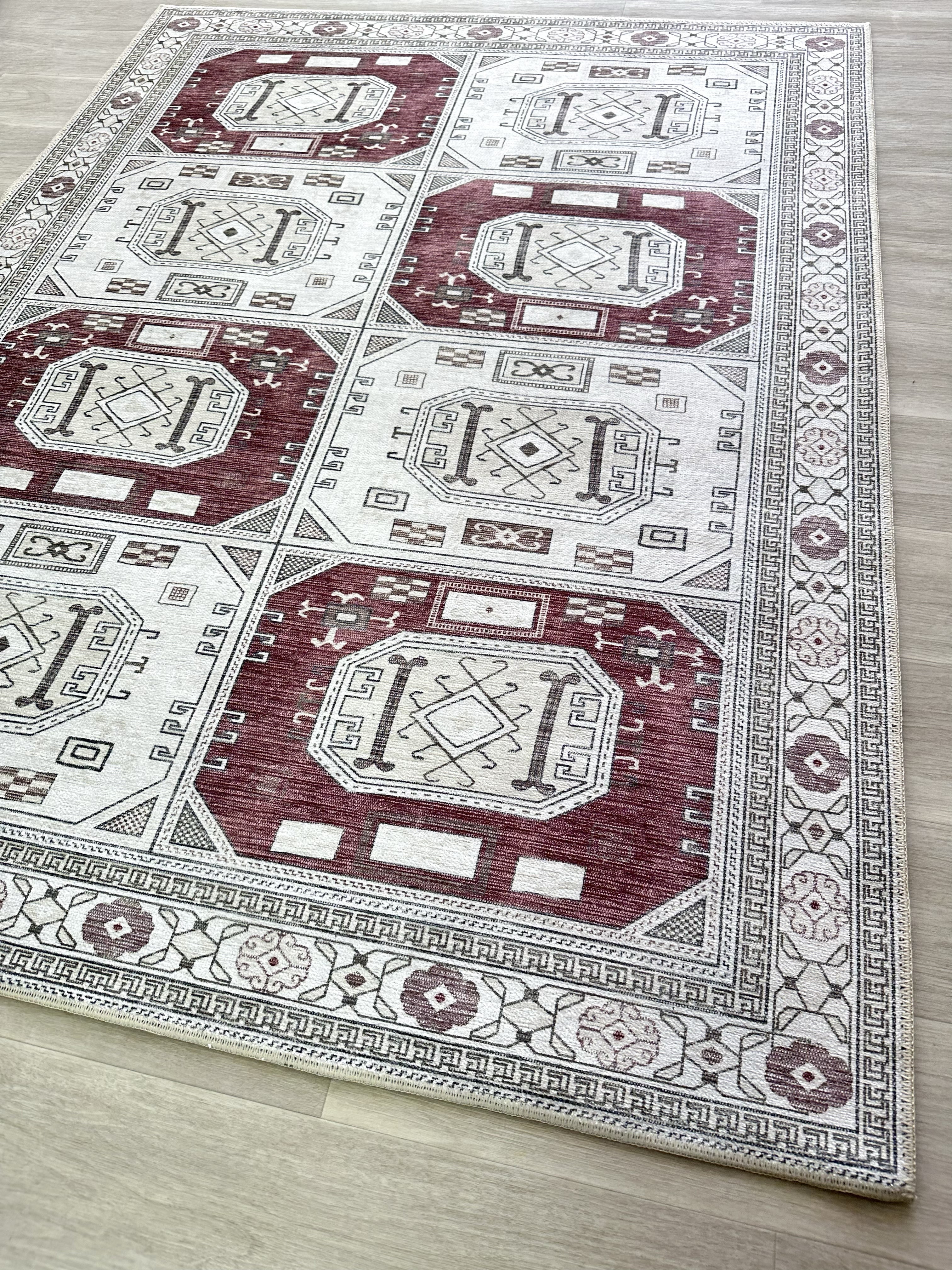 Geometrik Panel Desenli Krem ve Bordo Etnik Halı