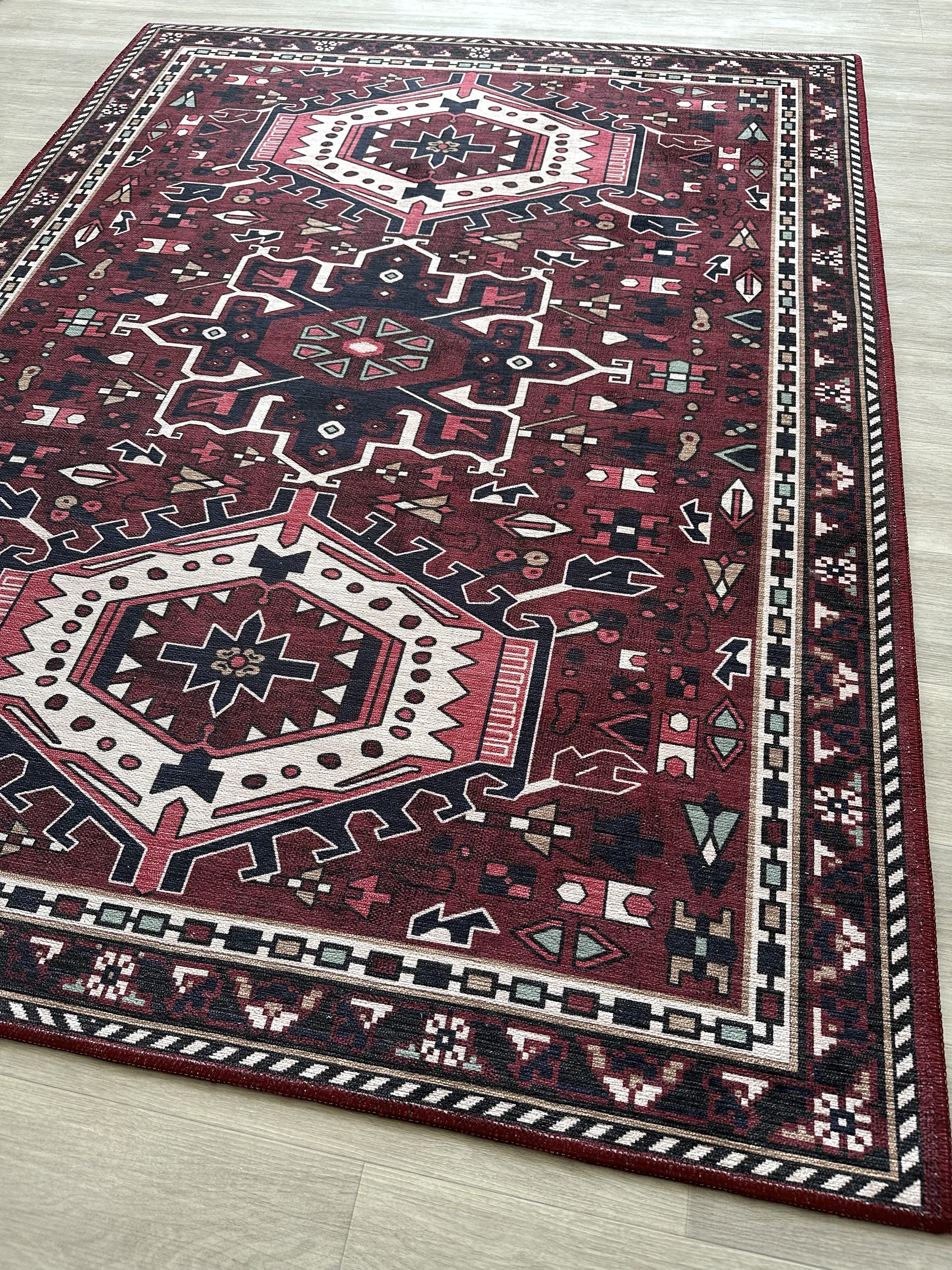Geleneksel Kabile Desenli Bordo ve Lacivert Etnik Halı - AR851RR