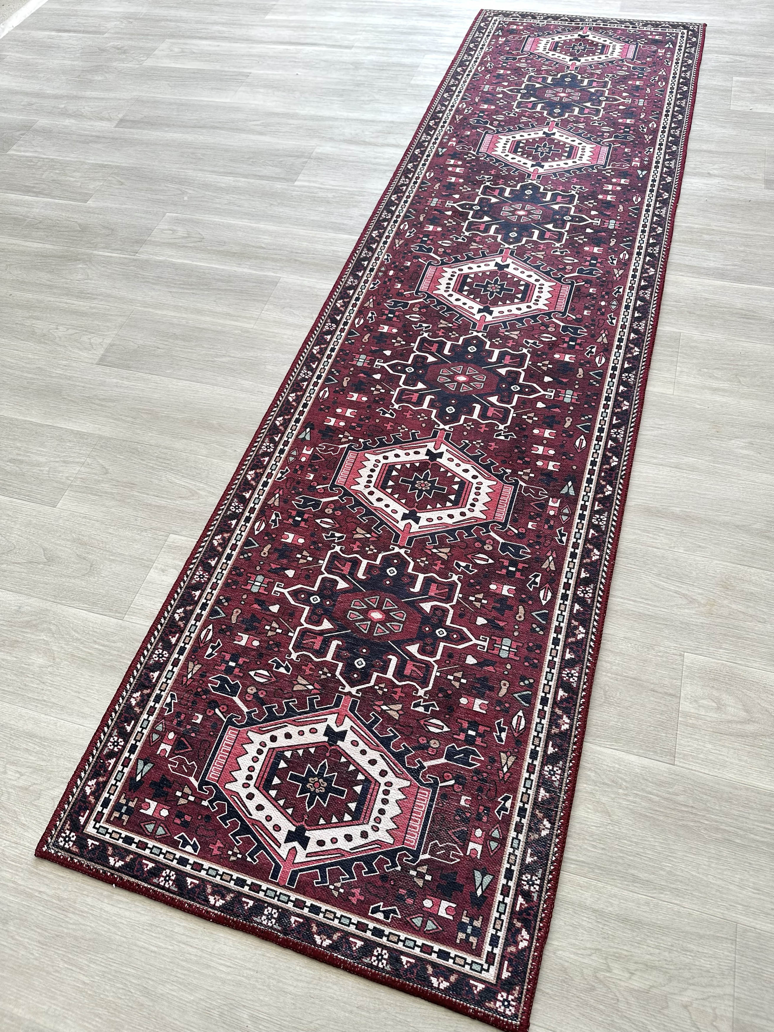 Geleneksel Kabile Desenli Bordo ve Lacivert Etnik Halı - AR851RR
