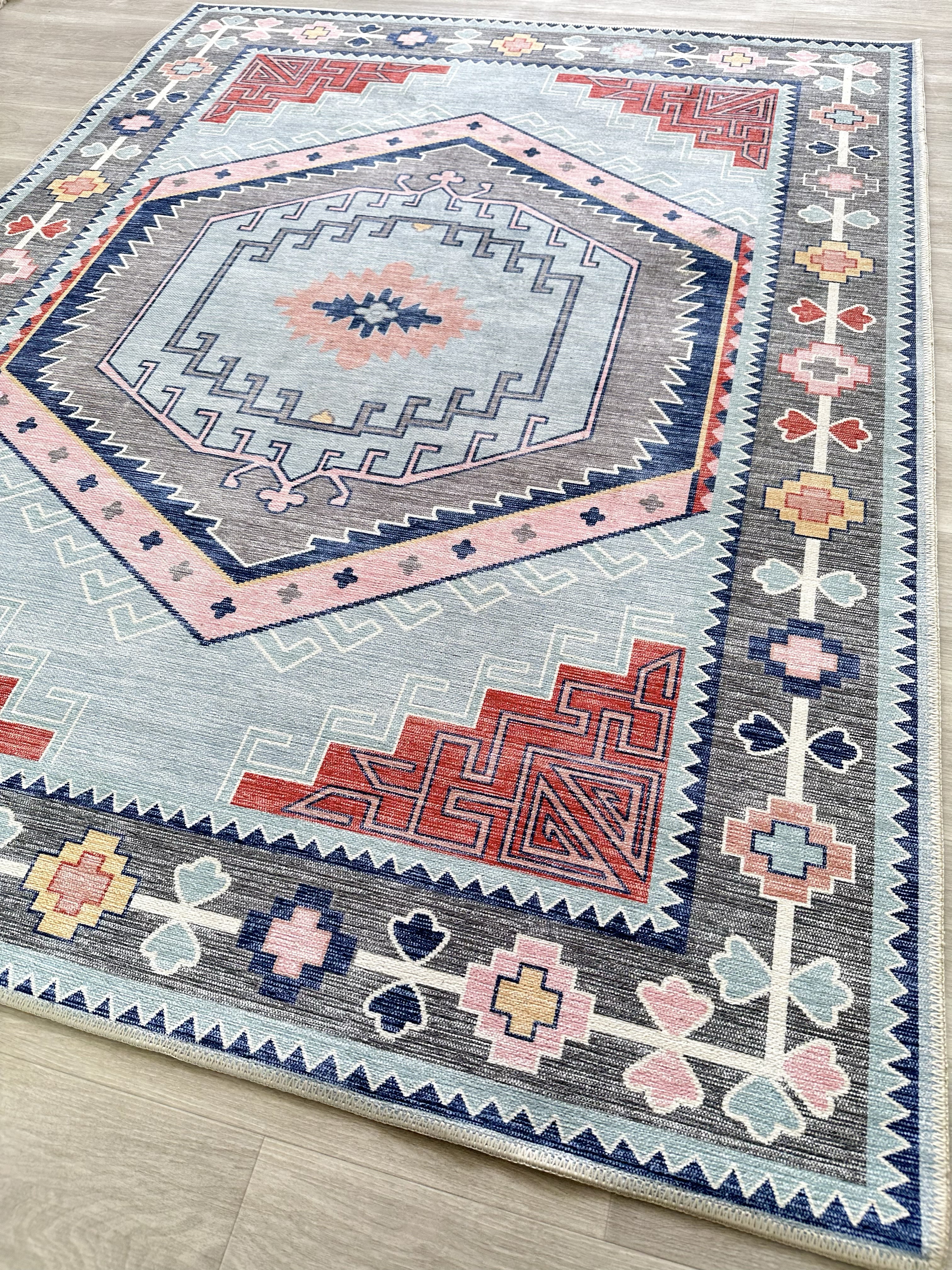 Geometrik Madalyon Desenli Mavi ve Pembe Etnik Halı