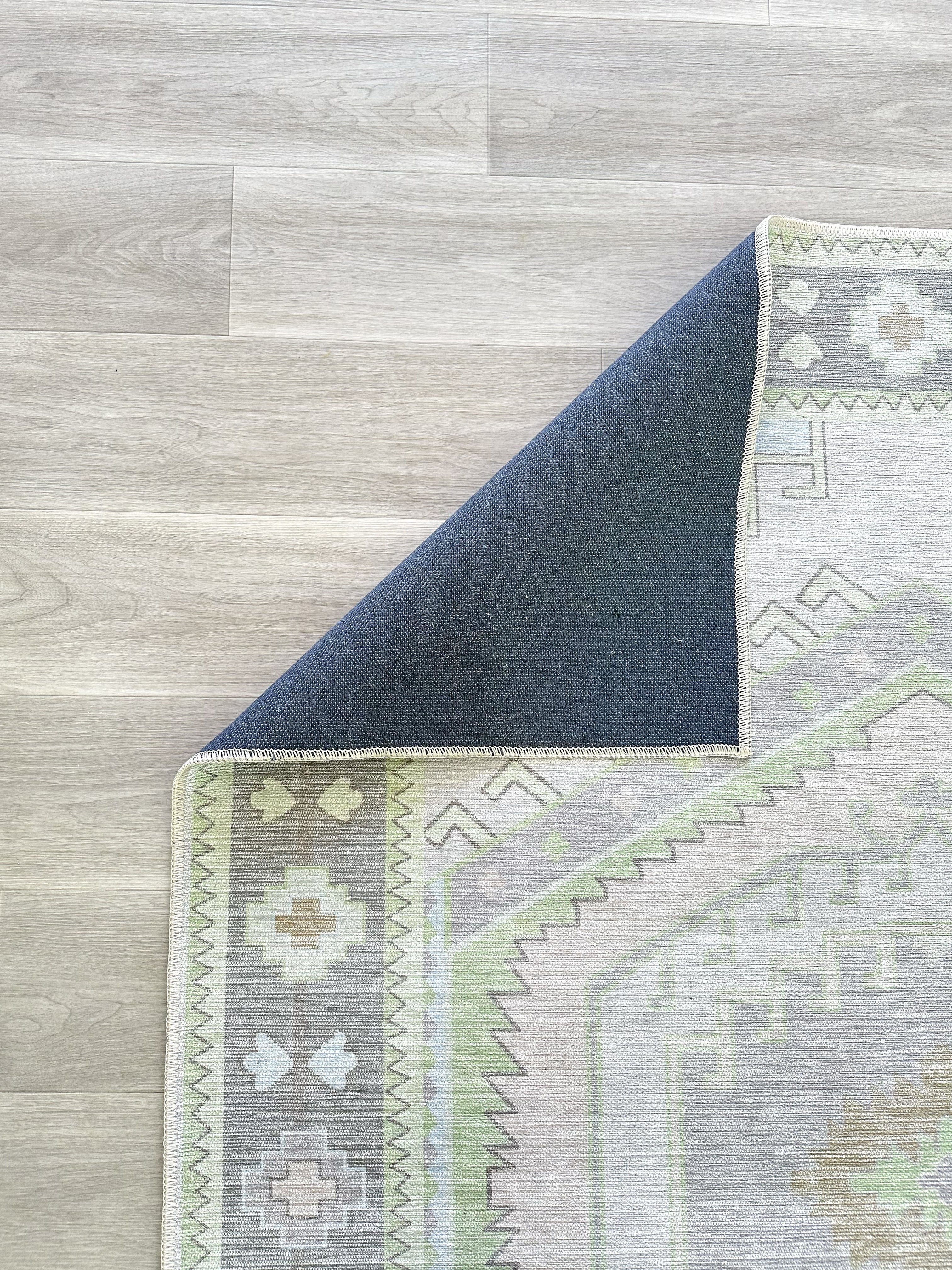 Geometrik Madalyon Desenli Mint Yeşili ve Gri Etnik Halı