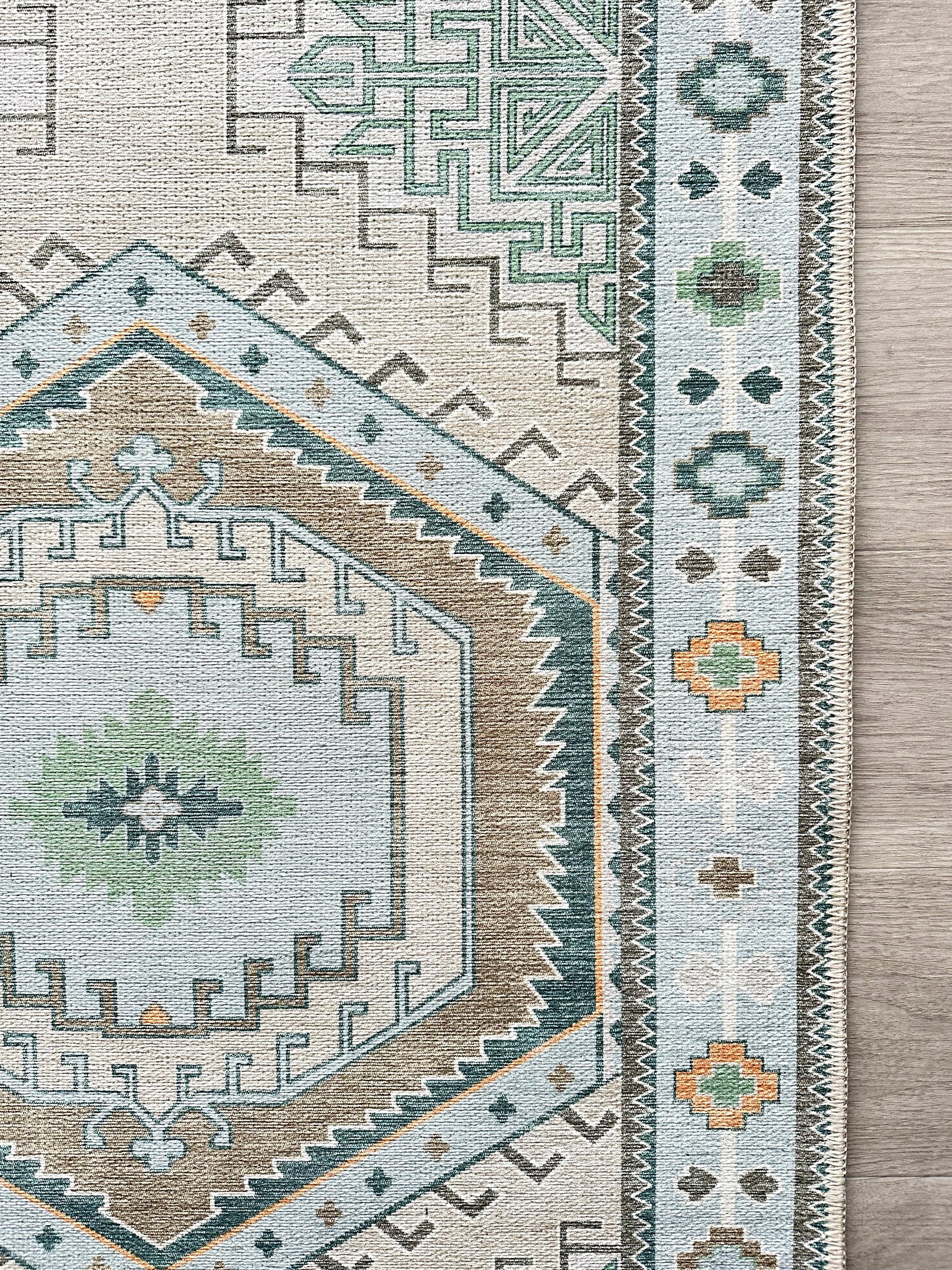 Geometrik Madalyon Desenli Açık Mavi Ve Su Yeşili Etnik Halı