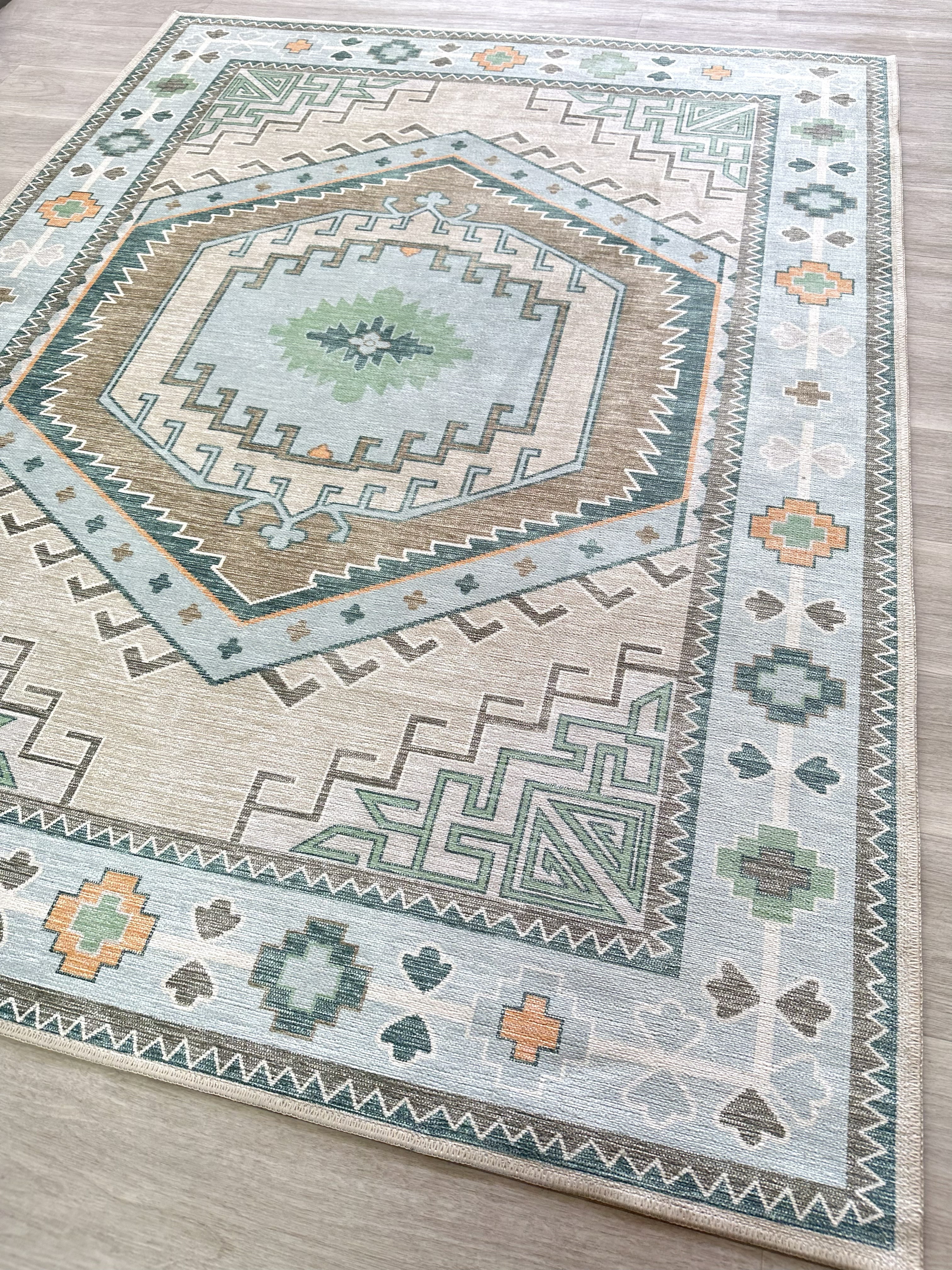Geometrik Madalyon Desenli Açık Mavi Ve Su Yeşili Etnik Halı
