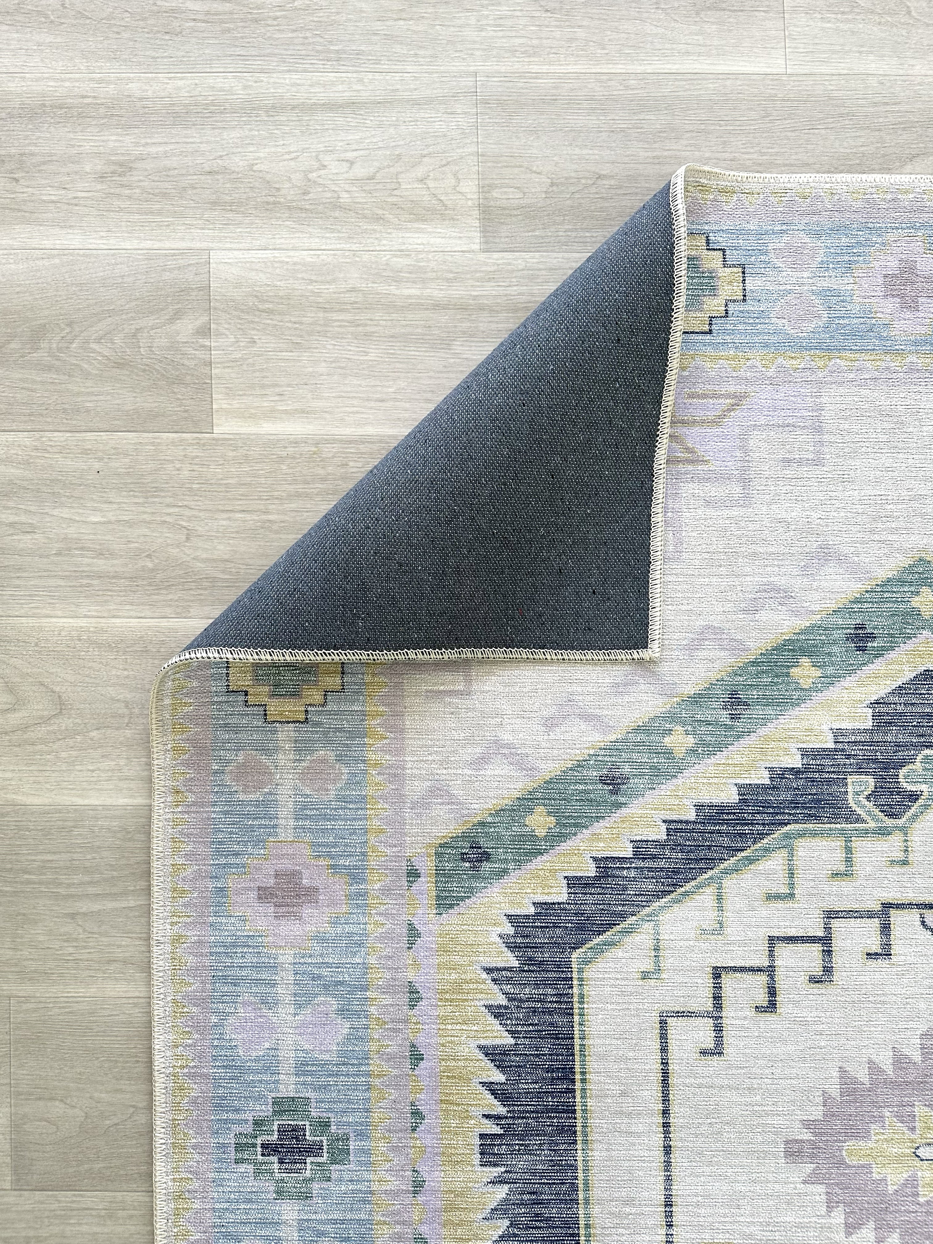 Geometrik Madalyon Desenli Krem Ve Açık Mavi Etnik Halı - AR865PB