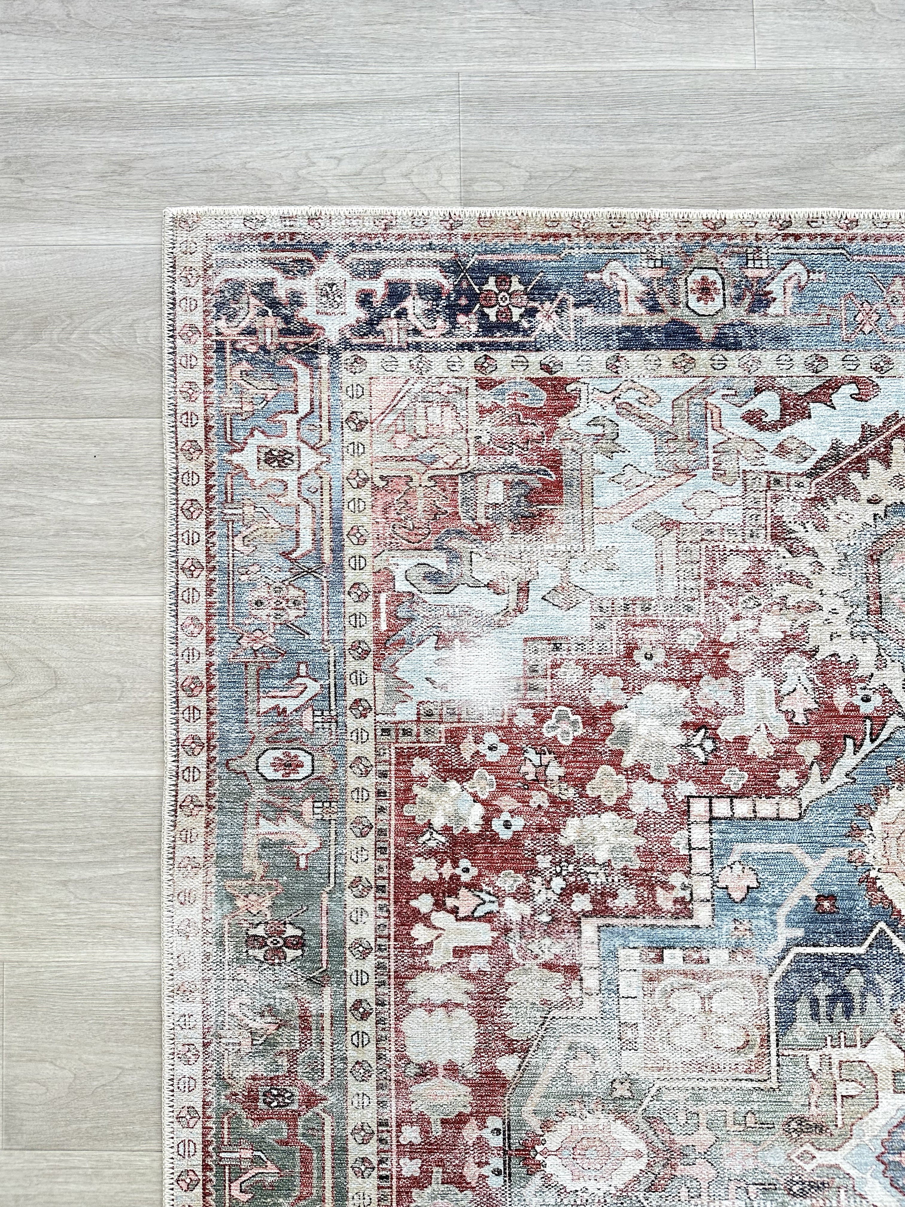 Eskitme Madalyon Desenli Bordo ve Mavi Vintage Halı