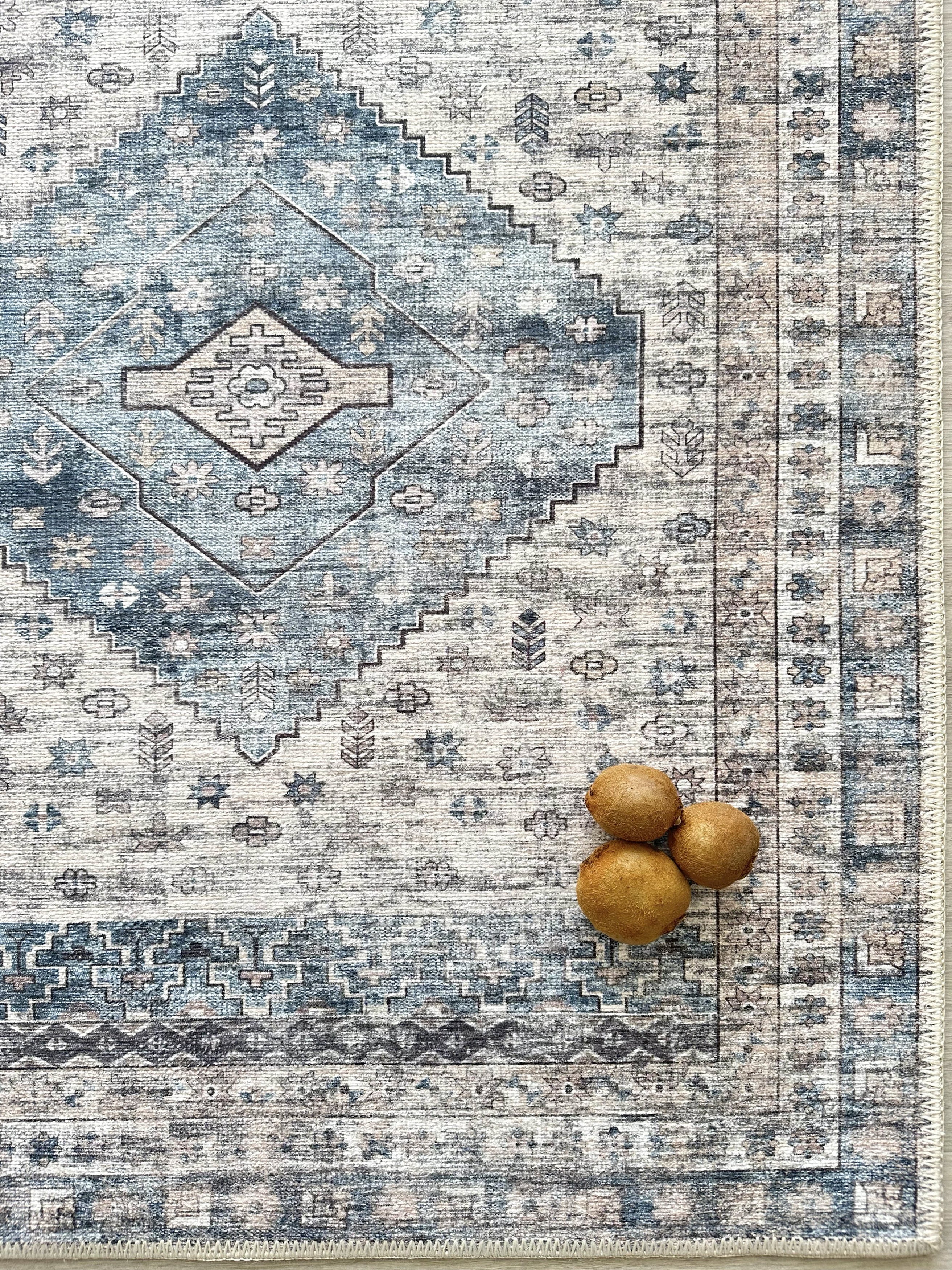 Uşak Blau-Roter Vintage-Kelim-Teppich