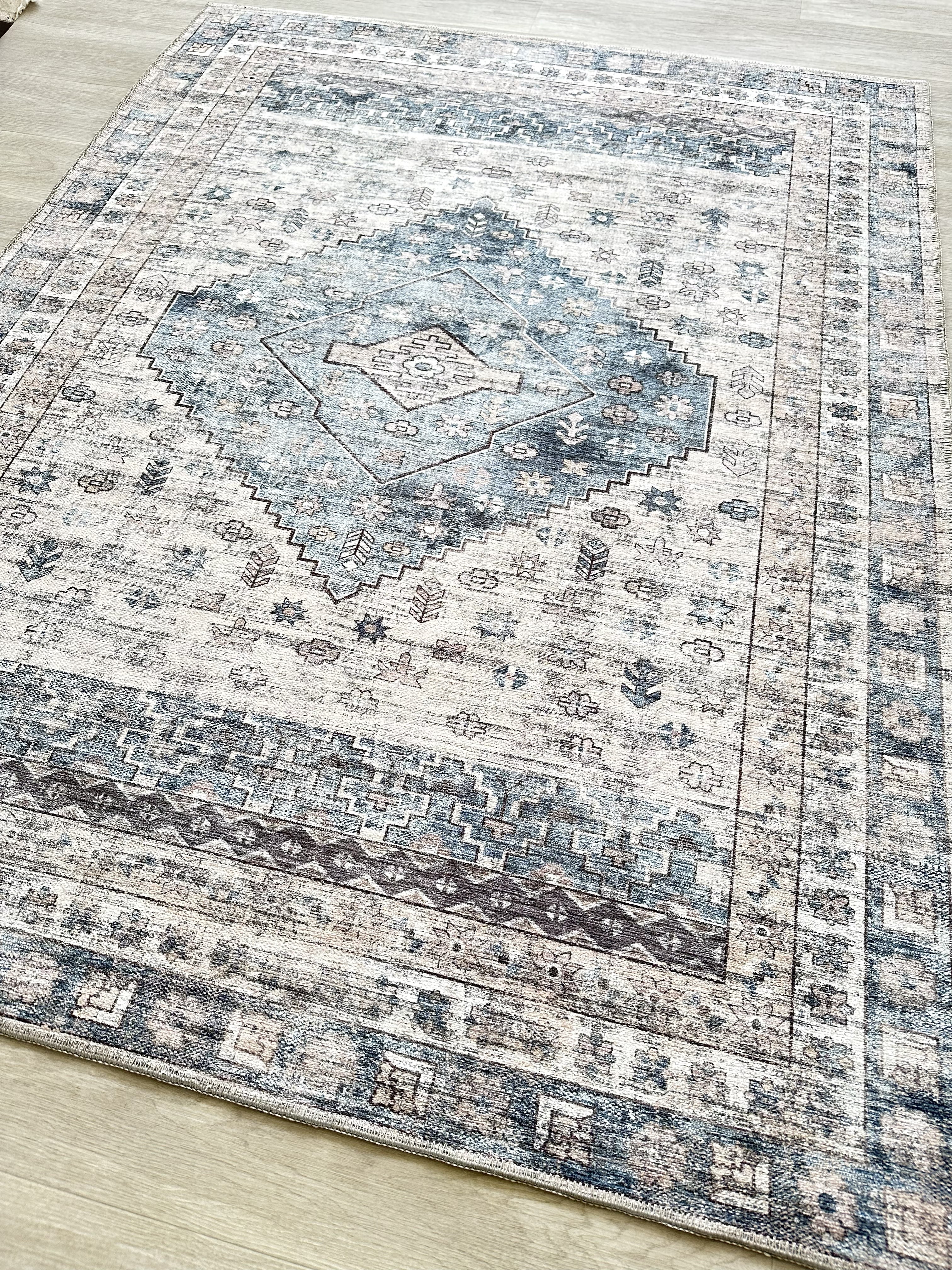 Uşak Blau-Roter Vintage-Kelim-Teppich