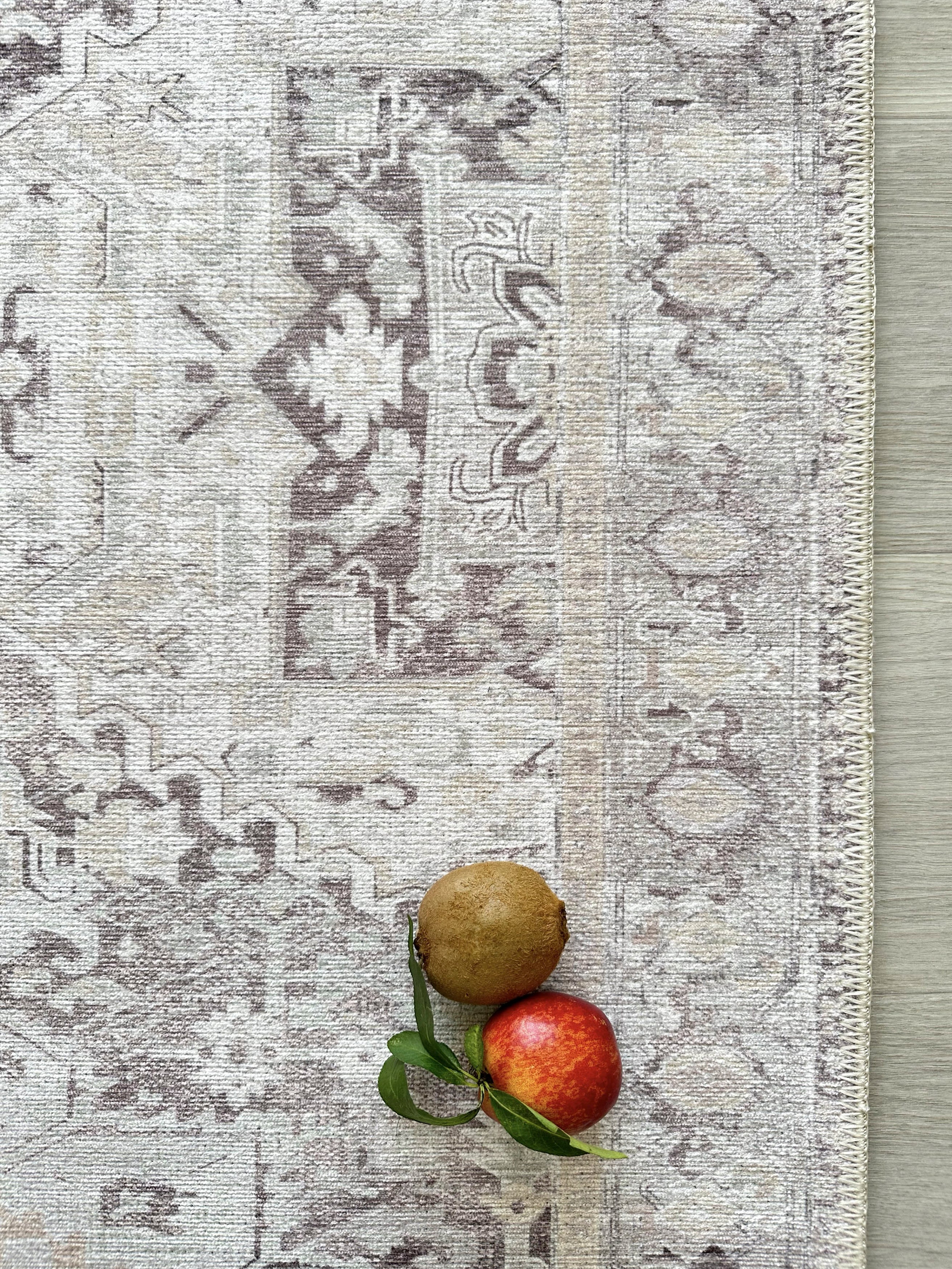 Eskitme Geometrik Madalyon Desenli Açık Gri ve Vizon Vintage Halı