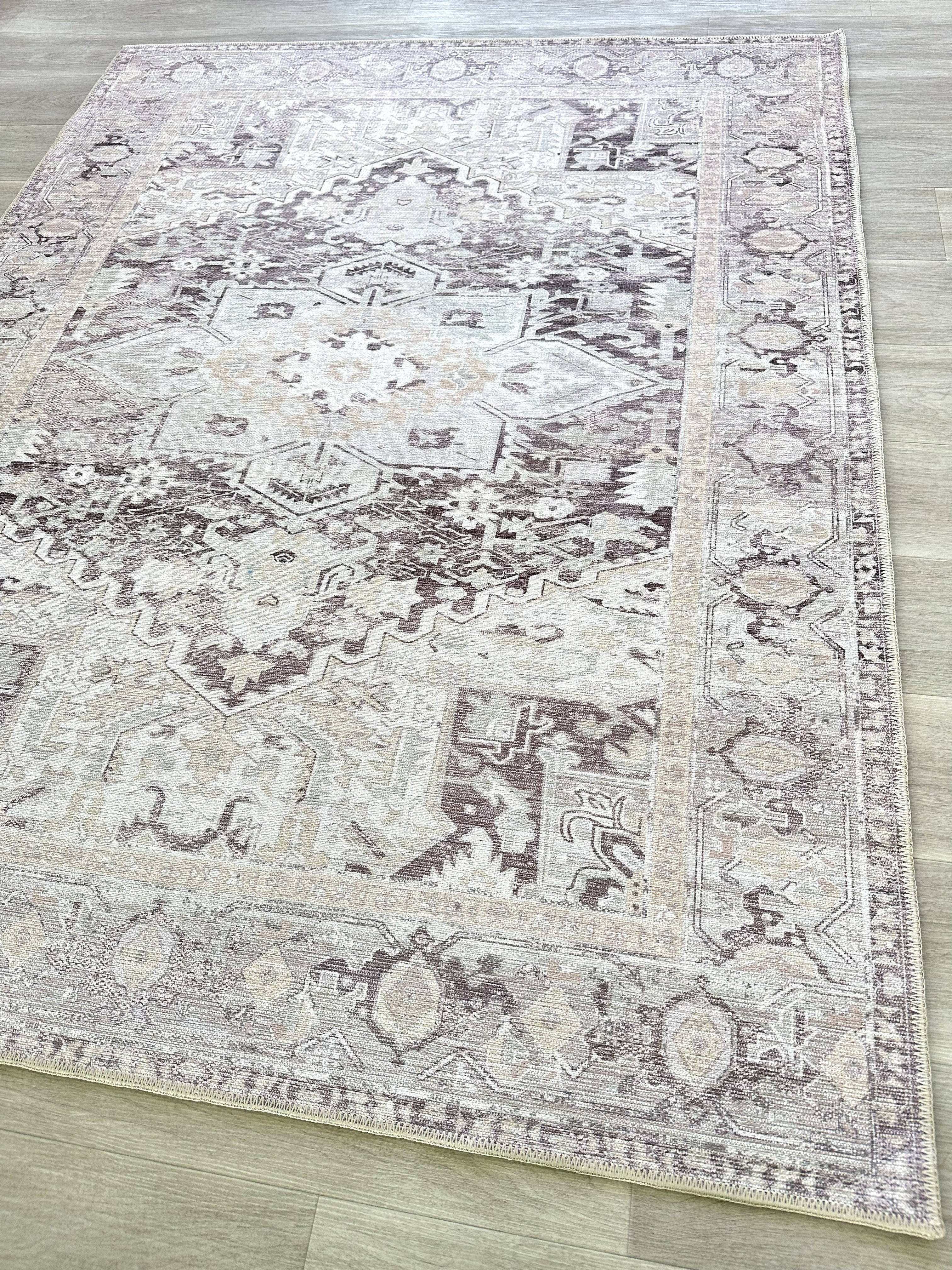 Eskitme Geometrik Madalyon Desenli Açık Gri ve Vizon Vintage Halı