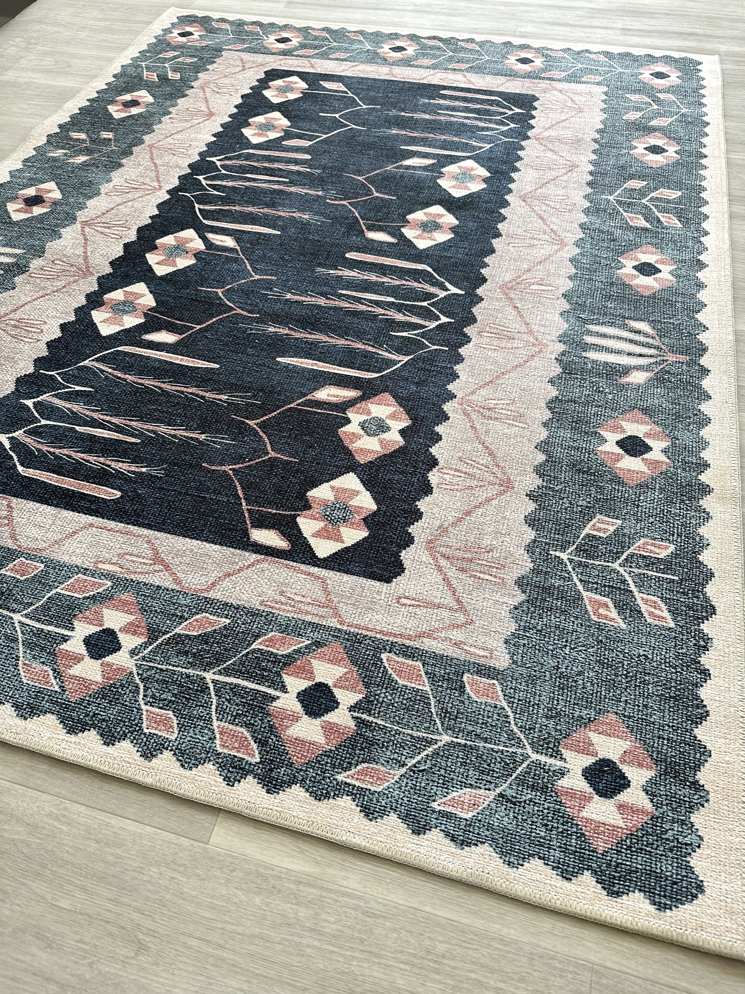 Geometrik Botanik Desenli Lacivert ve Pudra Pembe Etnik Halı