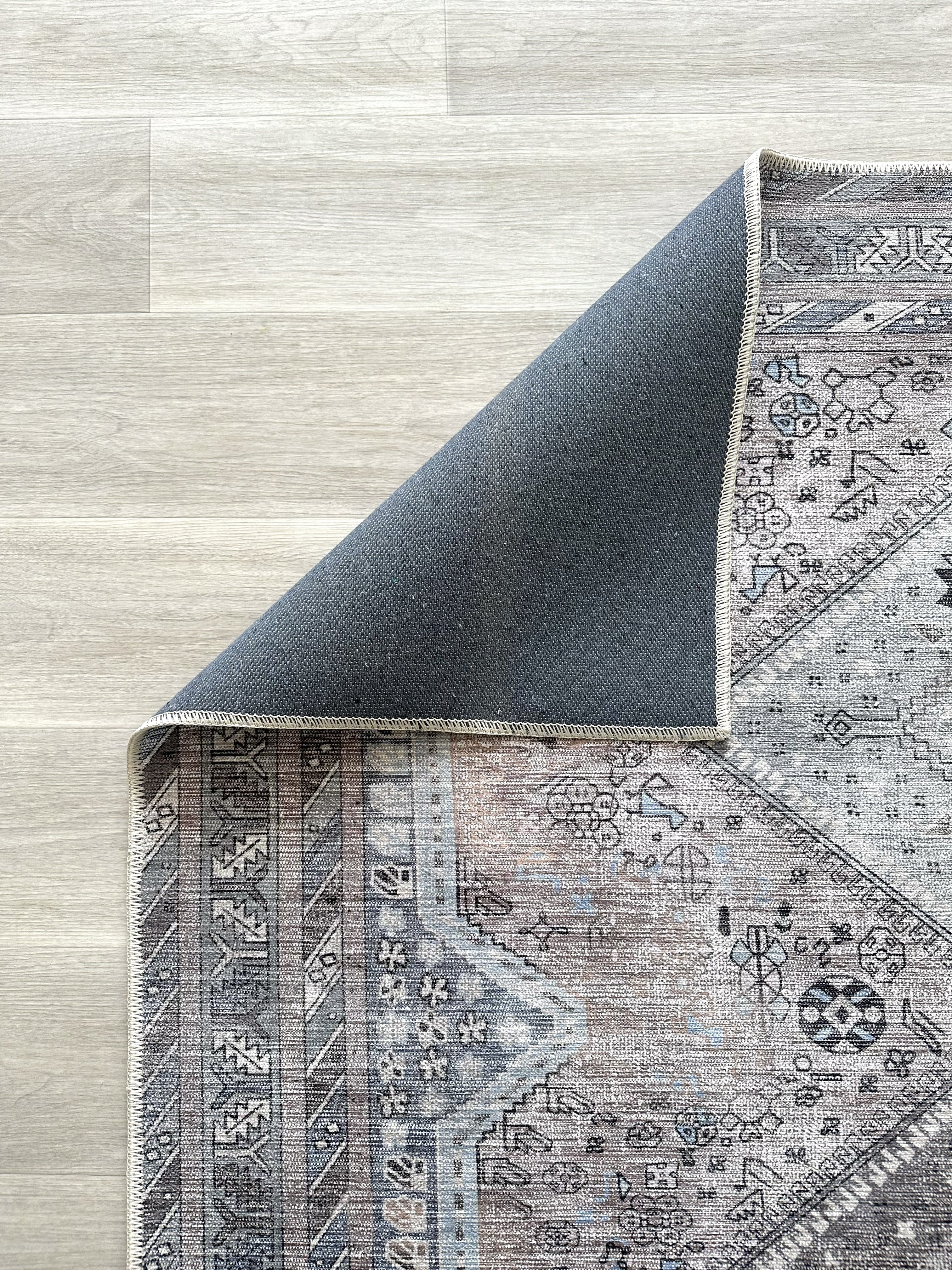 Eskitme Geometrik Madalyon Desenli Vizon Etnik Halı
