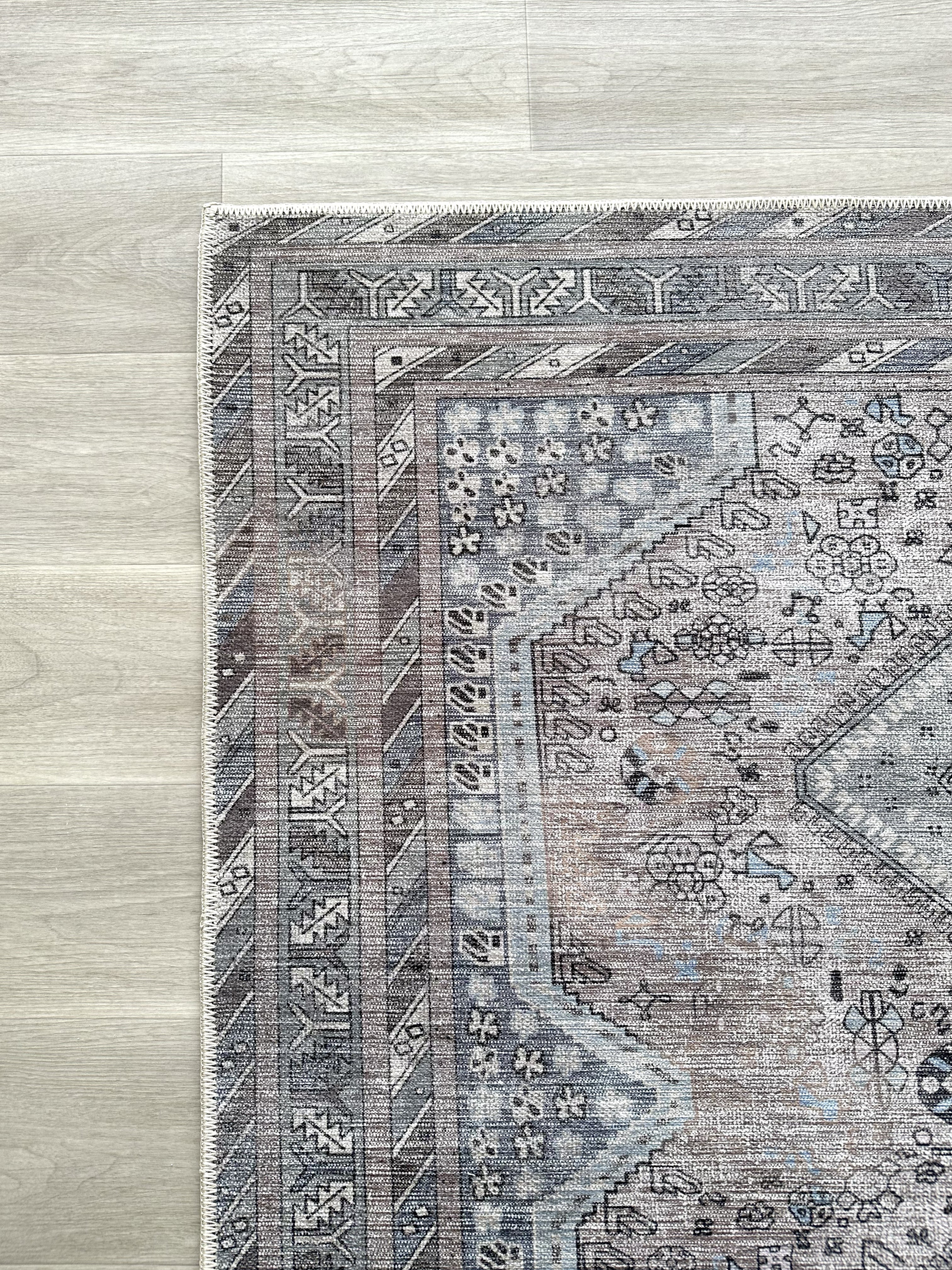 Eskitme Geometrik Madalyon Desenli Vizon Etnik Halı