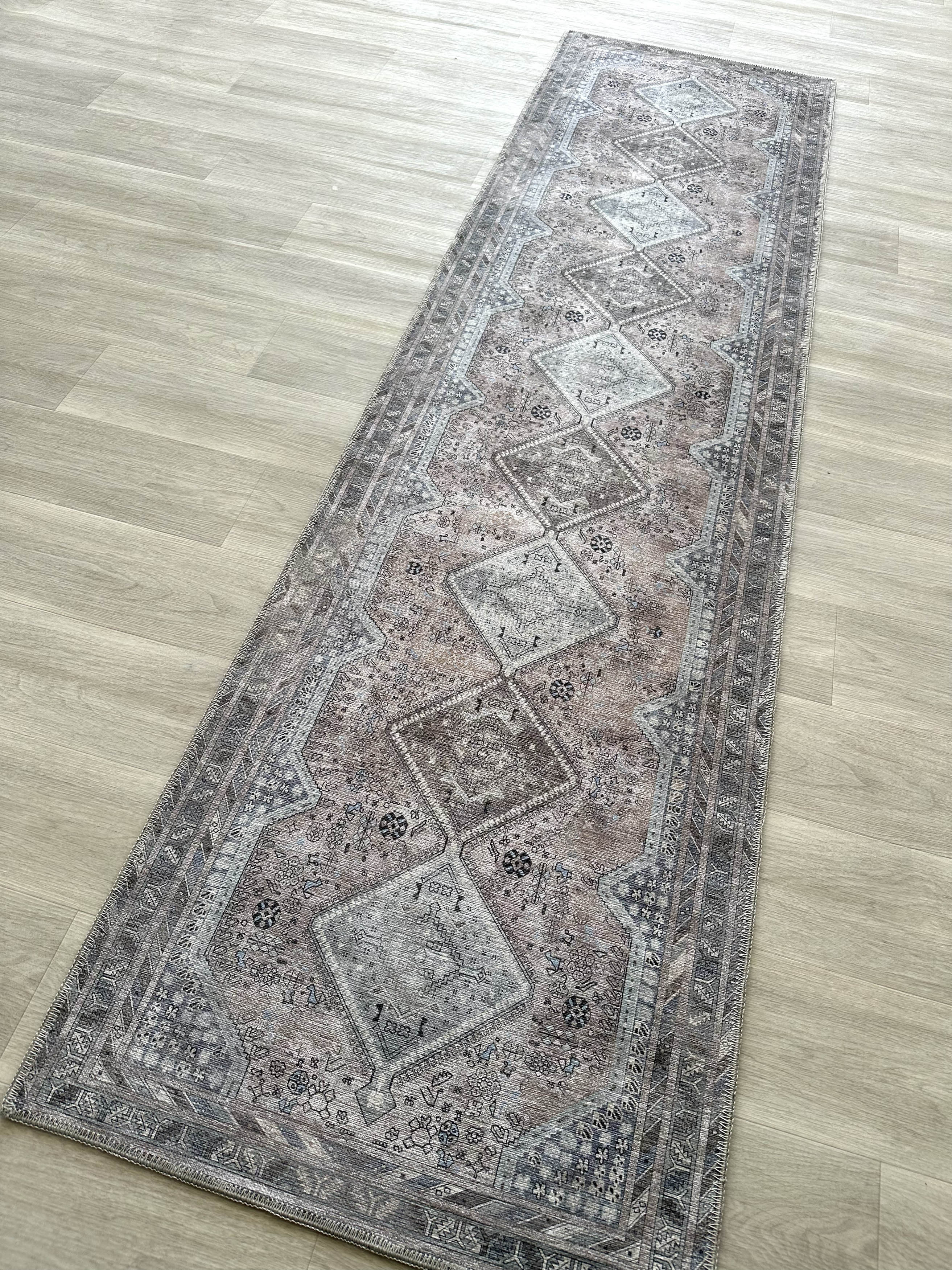 Eskitme Geometrik Madalyon Desenli Vizon Etnik Halı