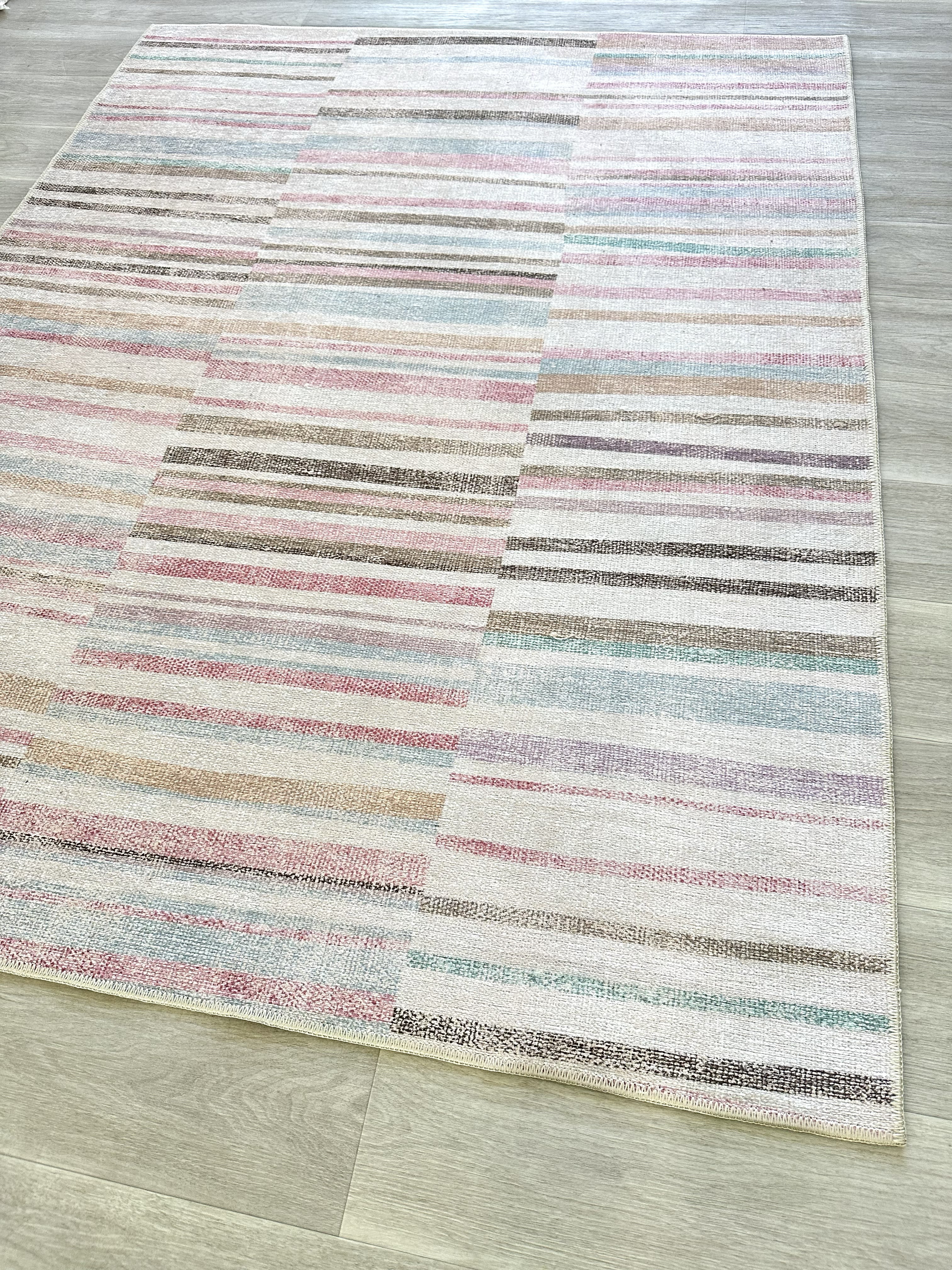 Modern Bloklu Çizgi Desenli Pastel ve Krem Minimalist Halı