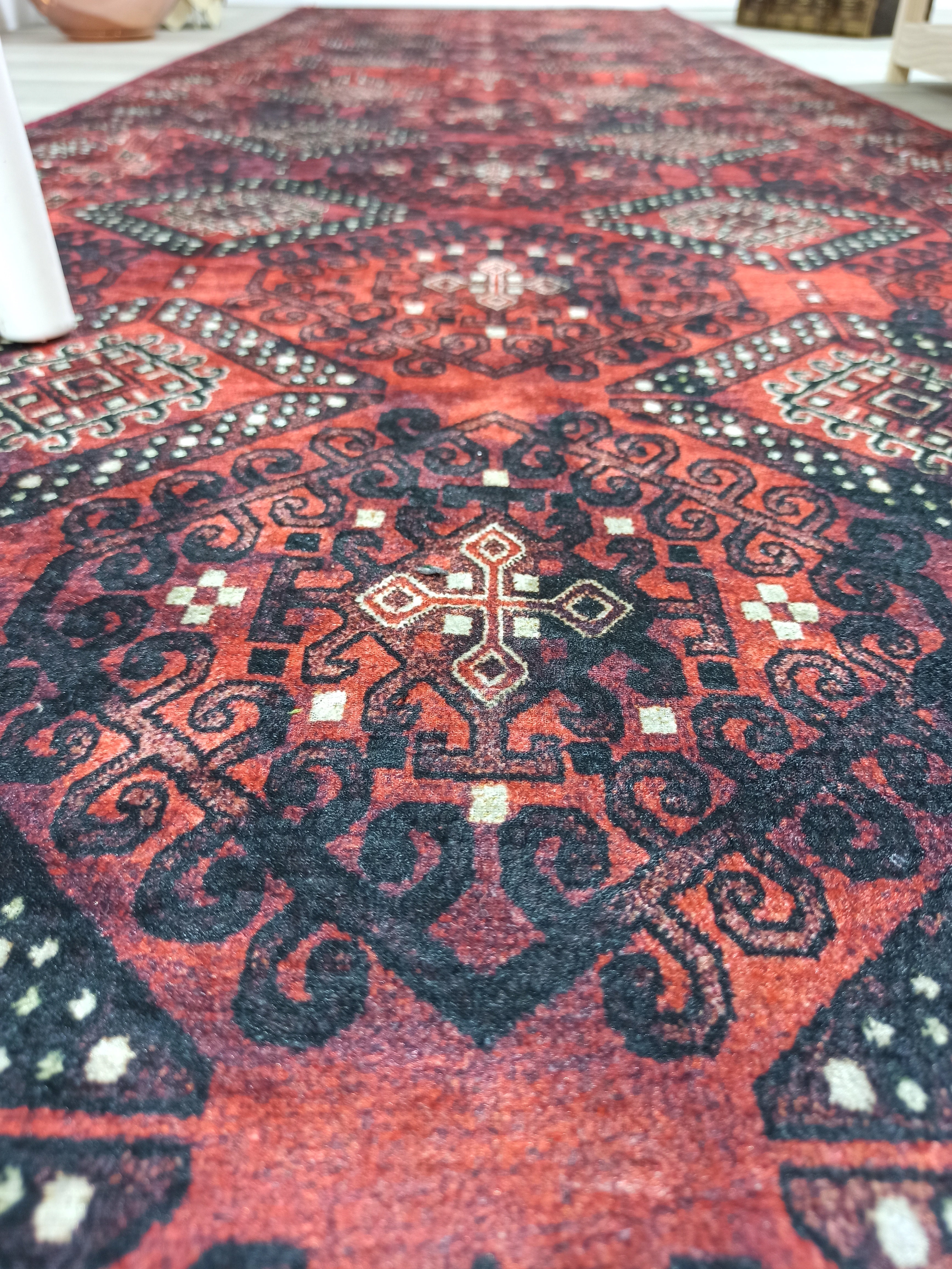 Kırmızı Uşak Vintage Tarzı Koridor Halısı - Pera Halı