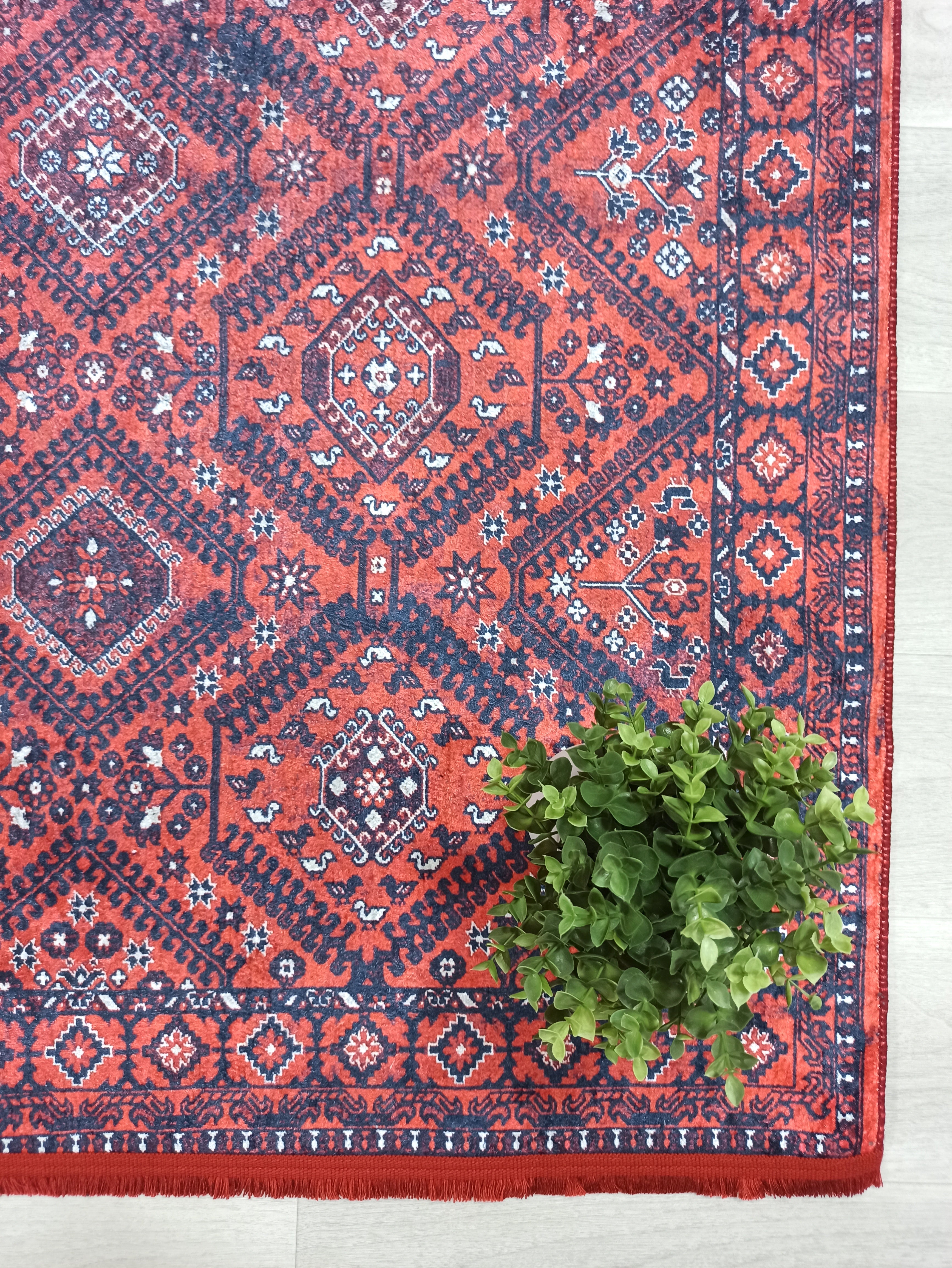 Blassrosa, cremebeige, geometrisch gemusterter Kelim-Teppich