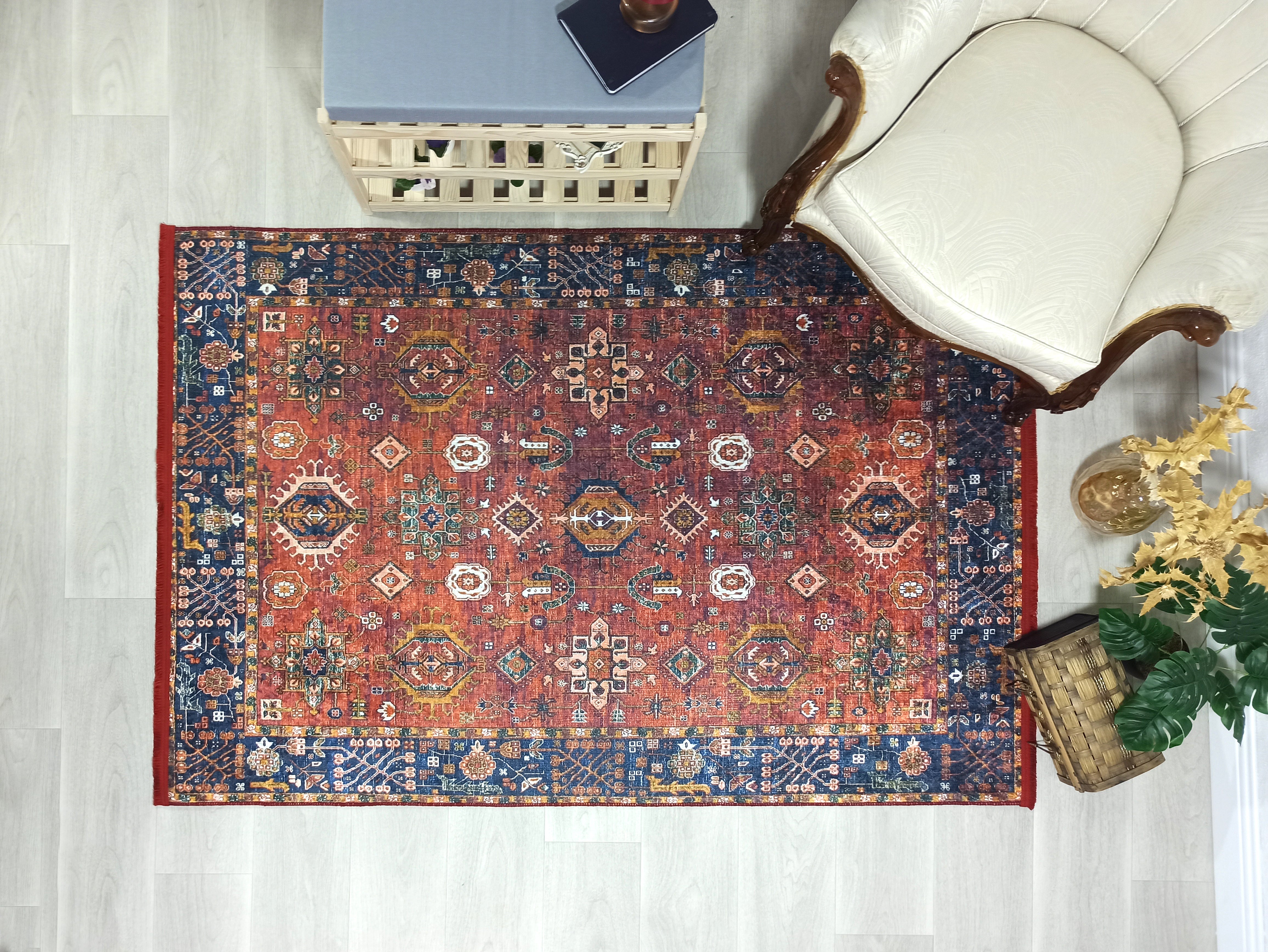Kırmızı Uşak Vintage Anitk Halı - Pera Halı