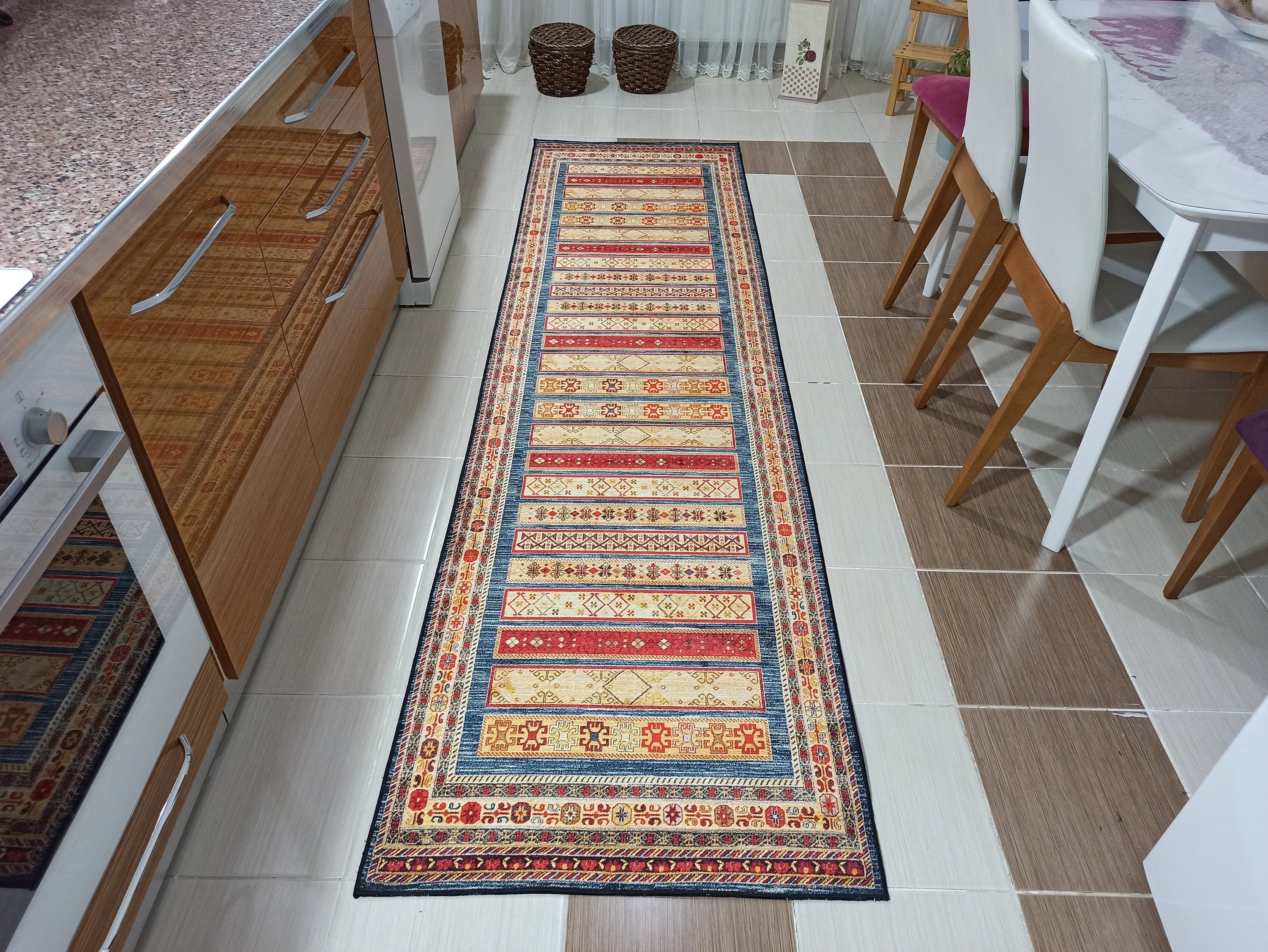 Lacivert ve Kırmızı Şeritli Geometrik Halı - OUTLET - 11449OU