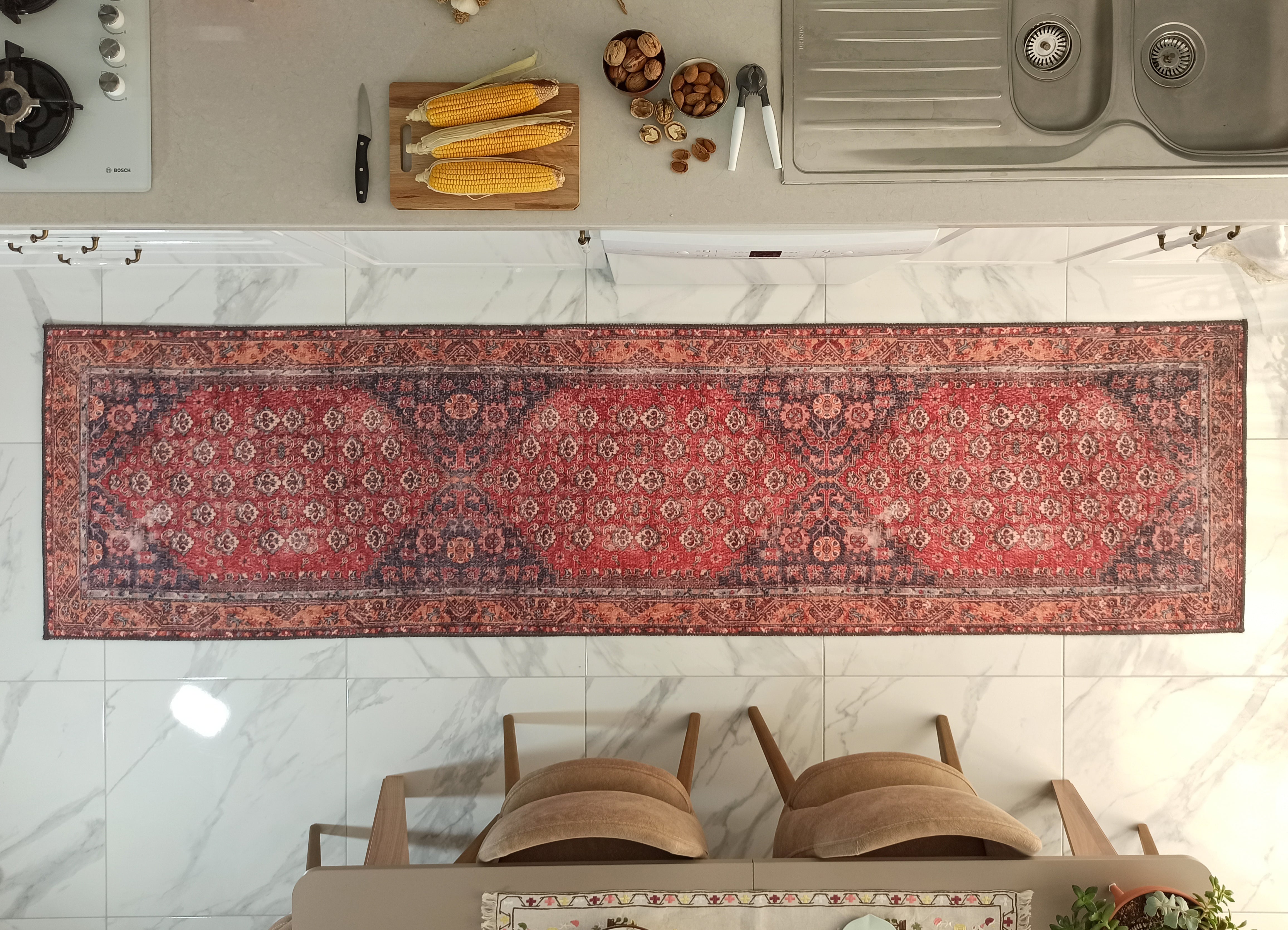 Rot-blauer Vintage-Teppich mit Medaillonmuster