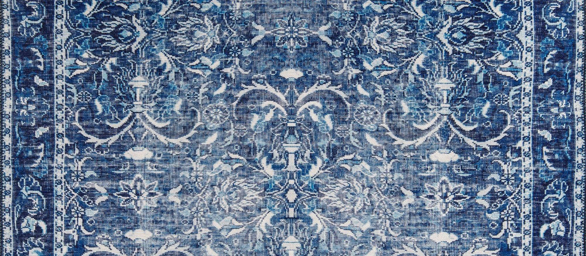 Lacivert ve Beyaz Yoğun Çiçekli Vintage Halı