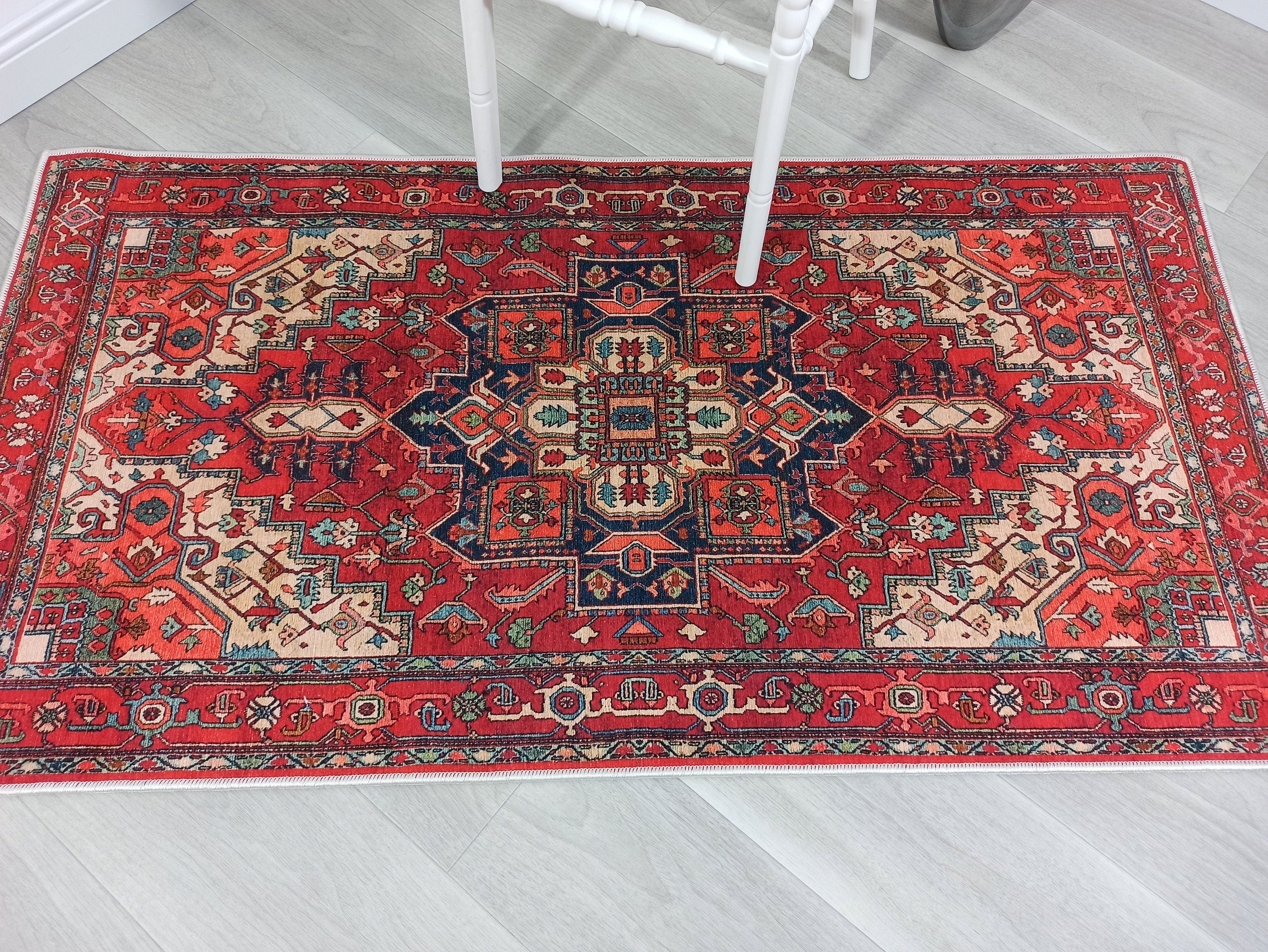 Grauer Vintage-Teppich mit geometrischem Muster