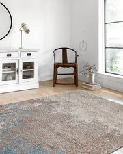 Blassrosa, cremebeige, geometrisch gemusterter Kelim-Teppich