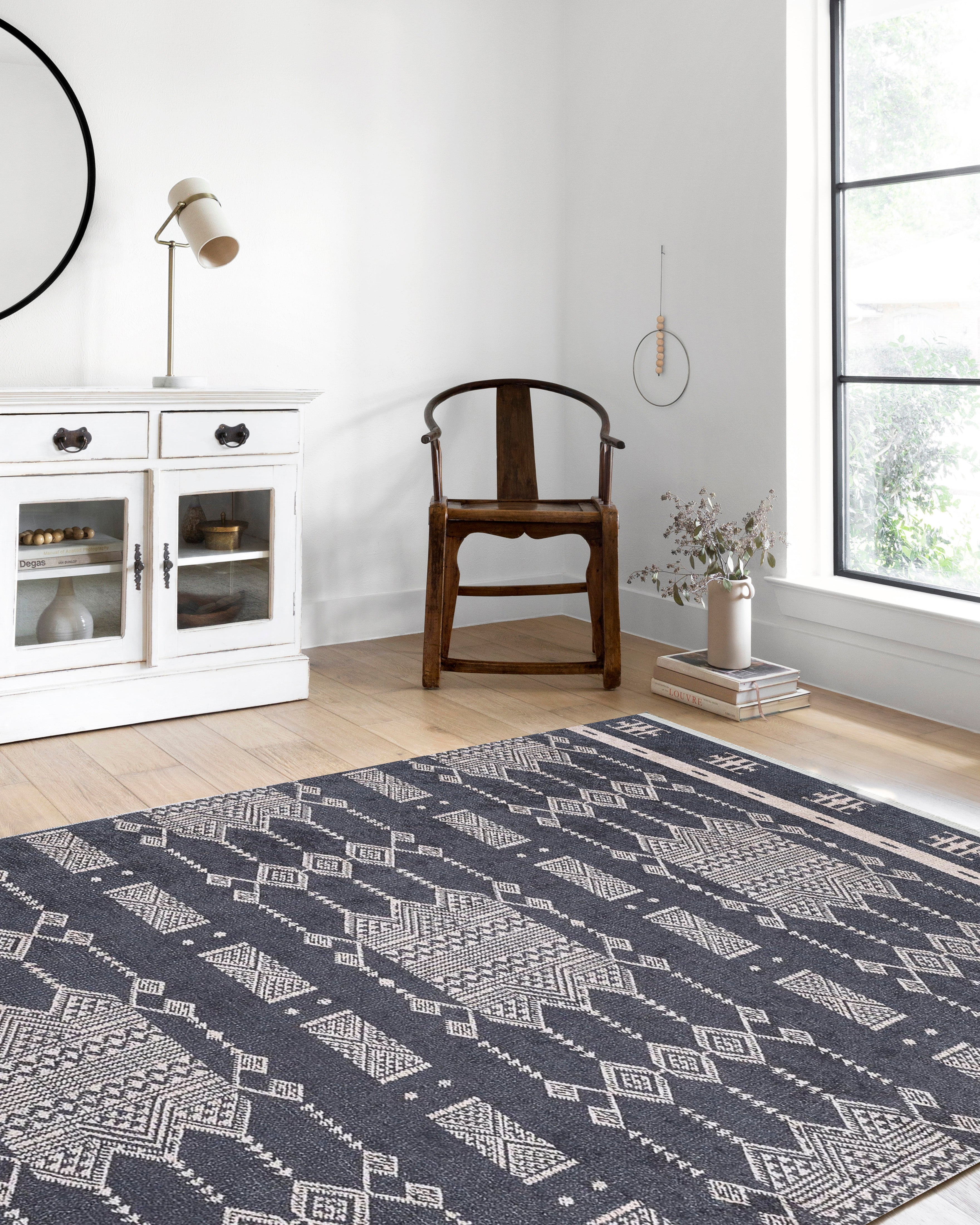 Siyah Geometrik Kilim Halı - Pera Halı