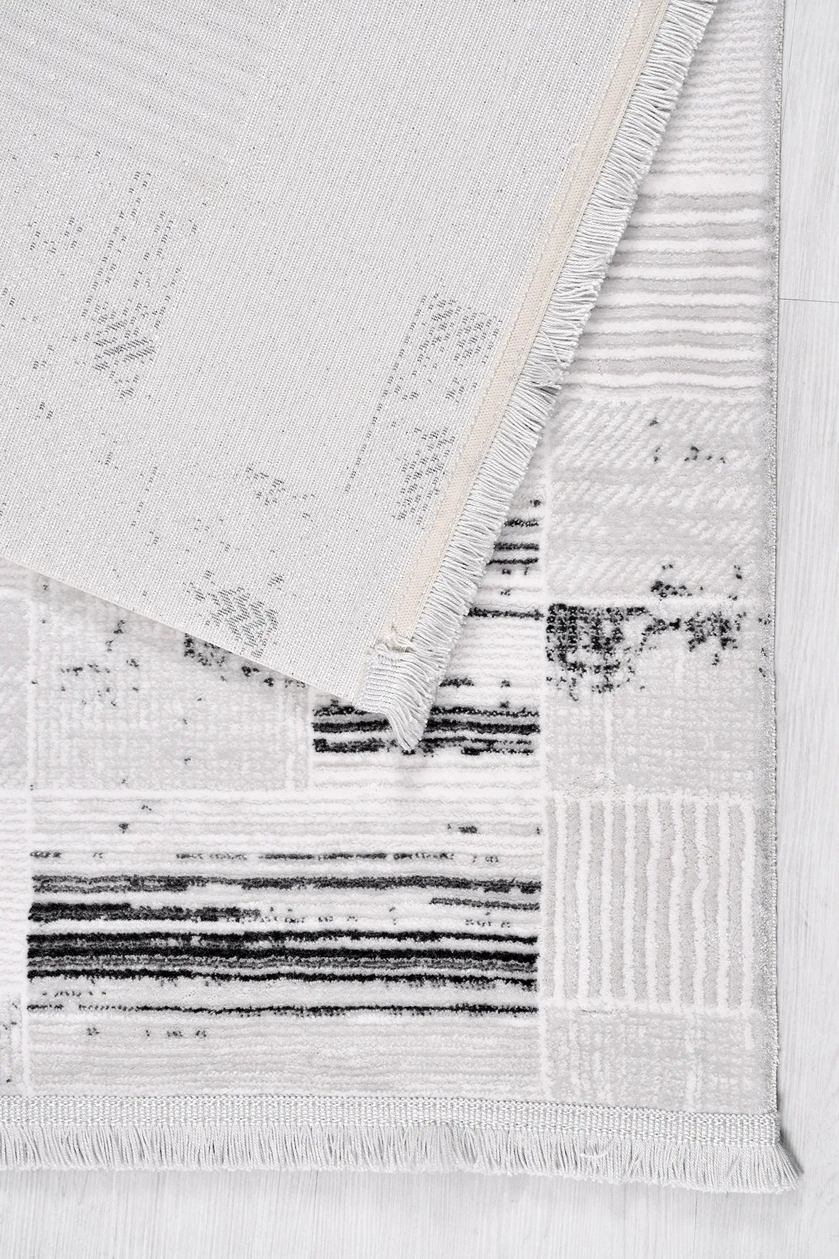 Gri ve Siyah Çizgisel Blok Halı