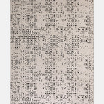 Beige und anthrazitfarbener, moderner Ethno-Teppich