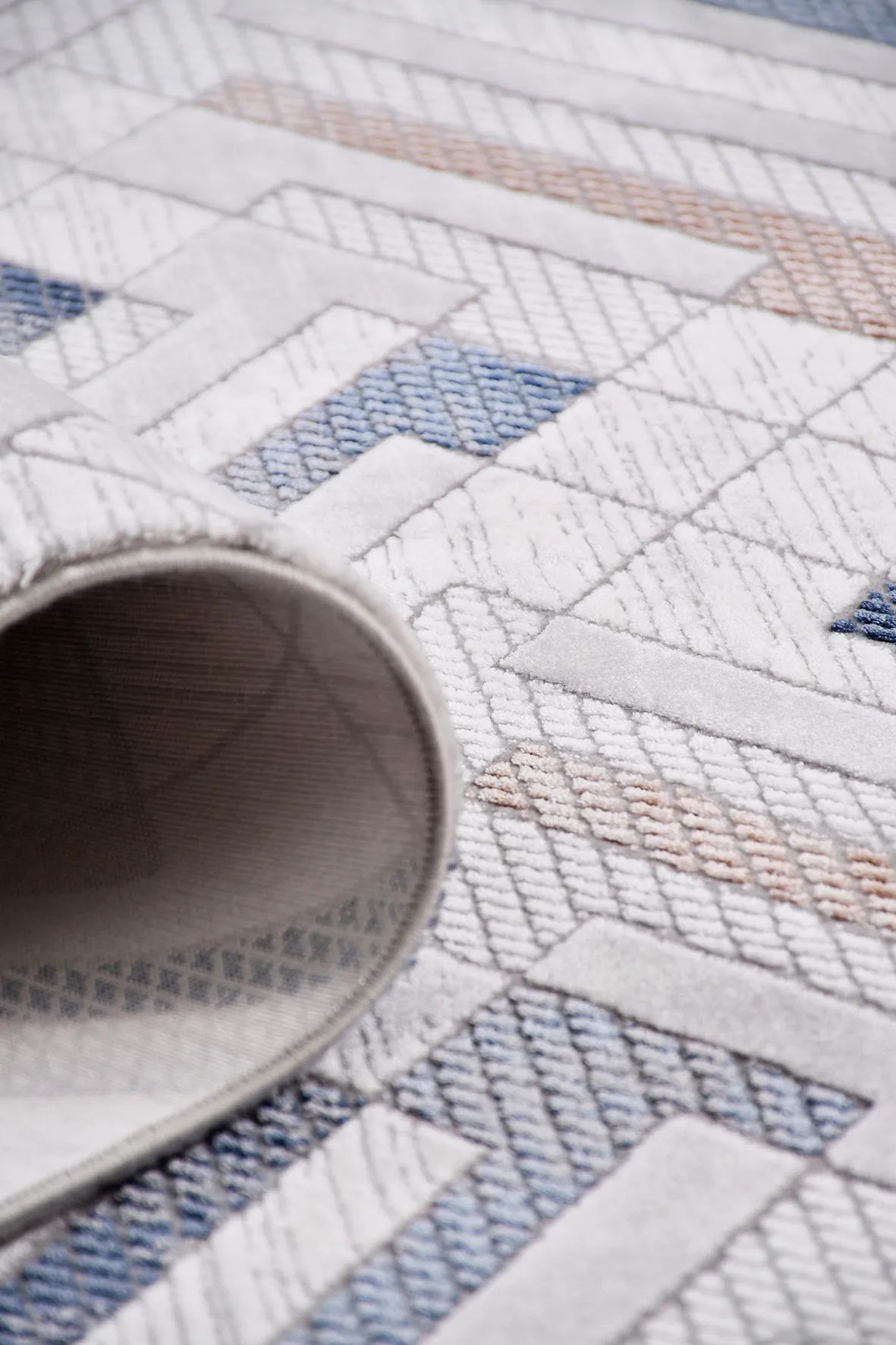 Lacivert ve Bej Geometrik Halı